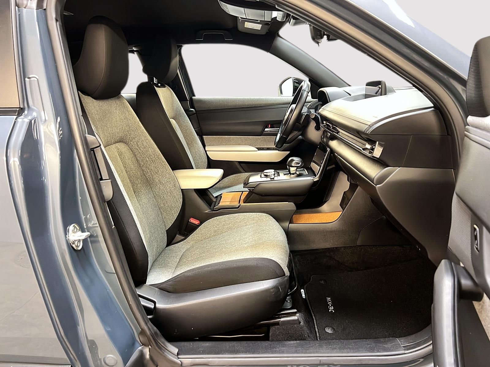 Mazda MX-30 GS NAV 2023 — photo 8