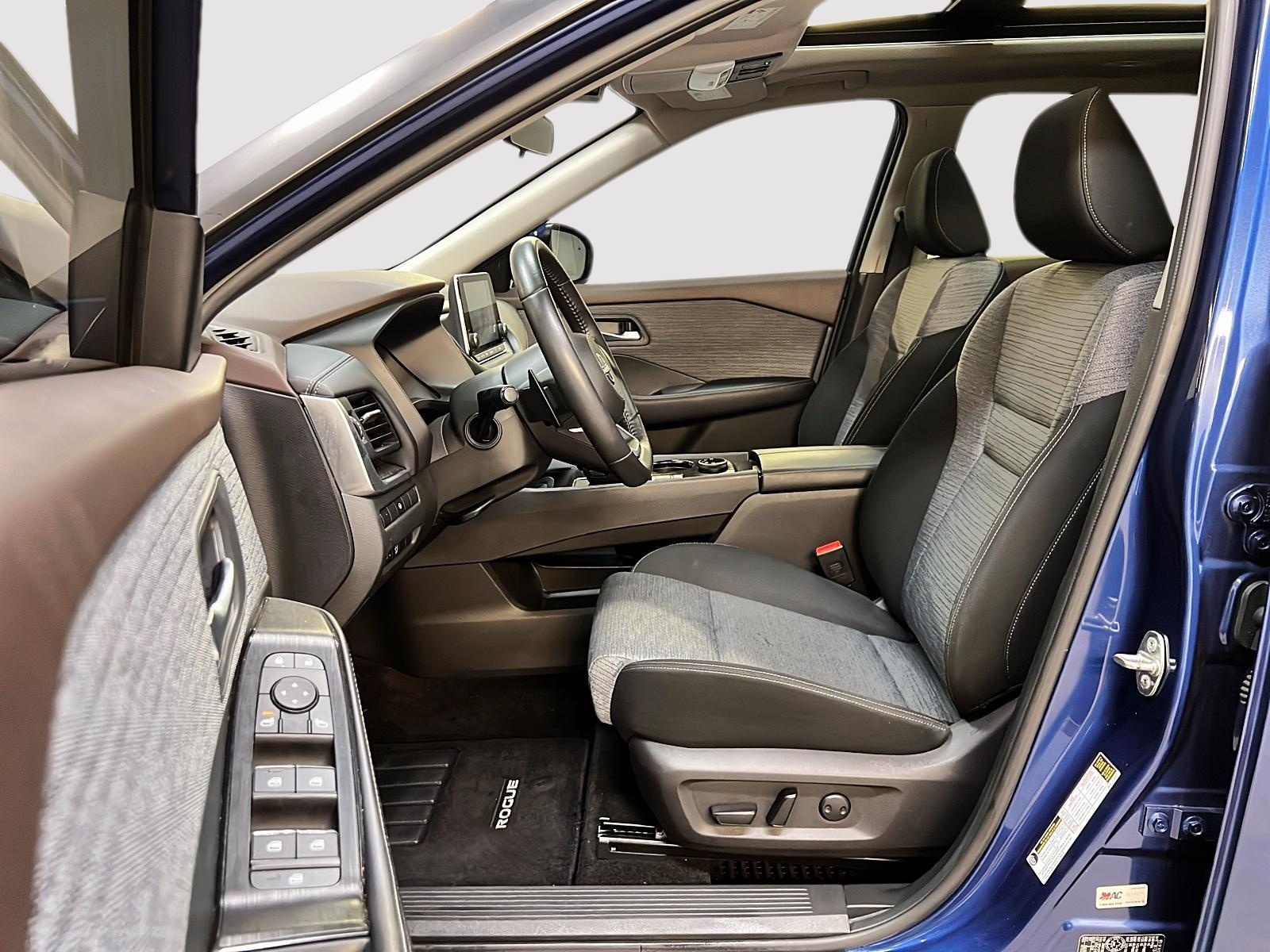 Nissan Rogue SV TOIT PANO 4RM 2023 — photo 7