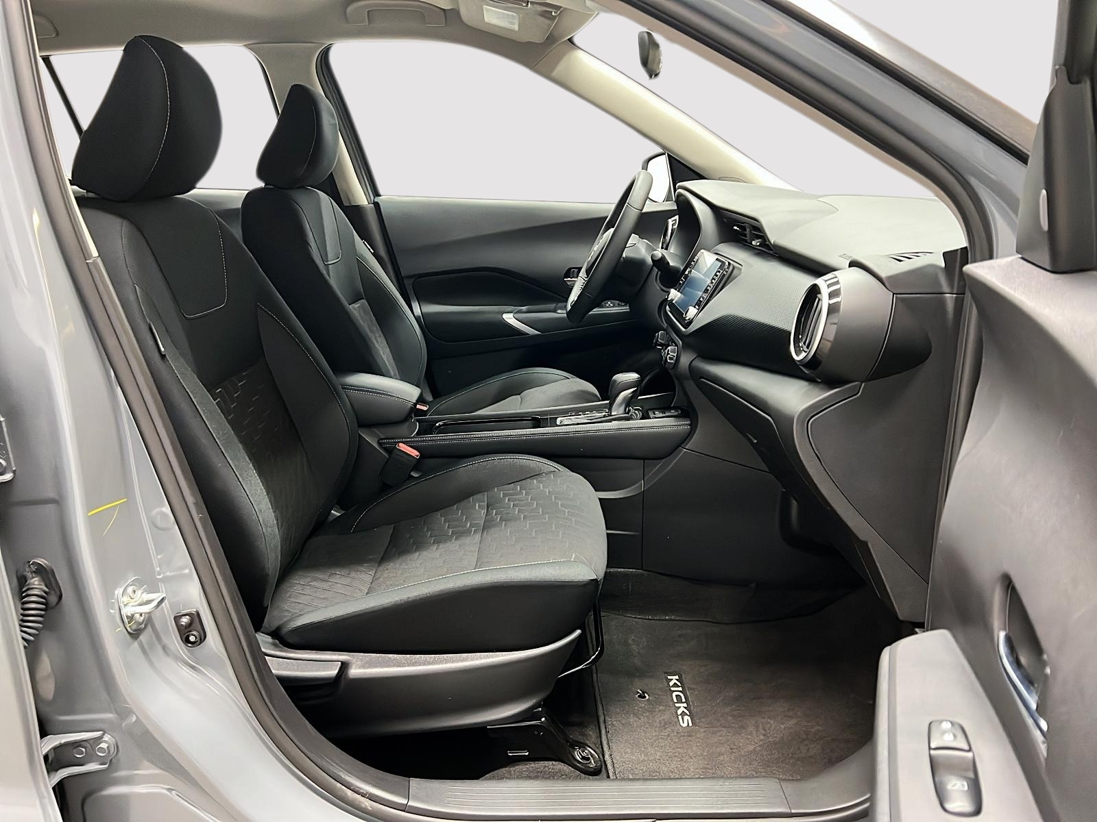 Nissan Kicks SV 2024 — photo 8