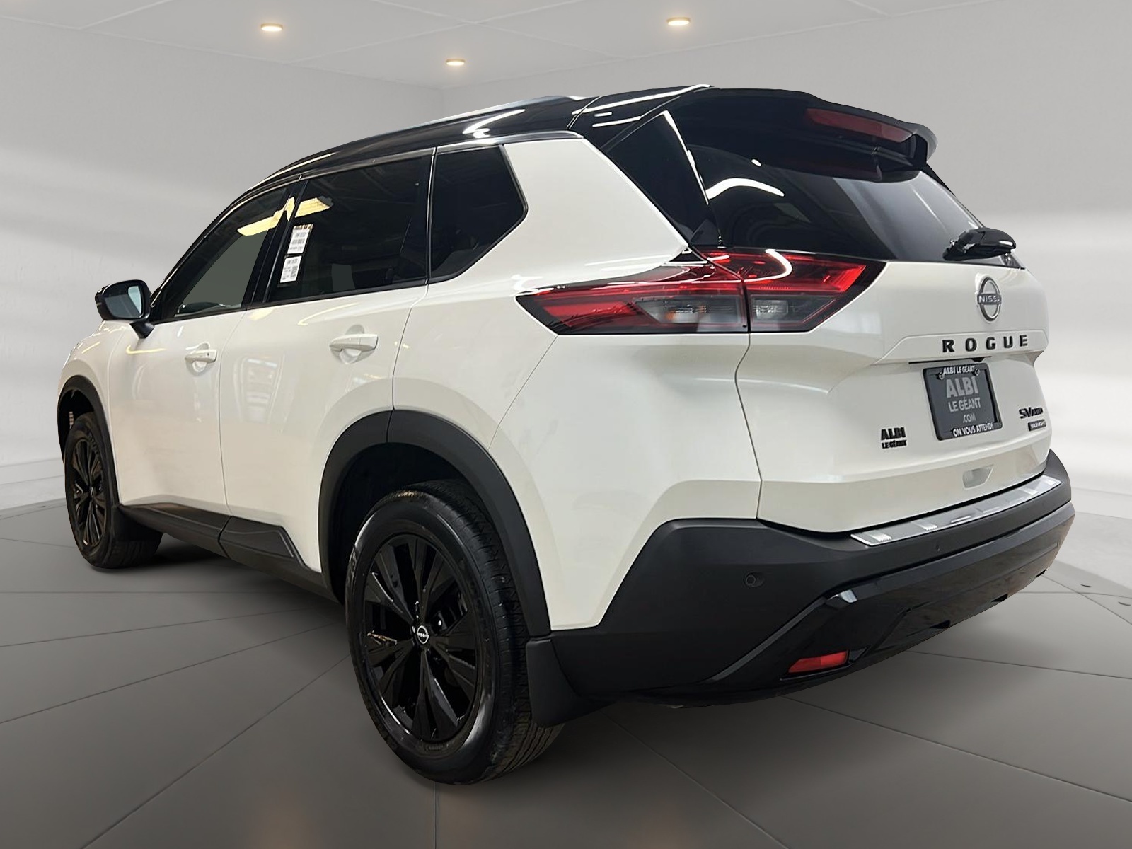 Nissan Rogue SV MIDNIGHT CUIR TOIT PANO 4RM 2023 — photo 6