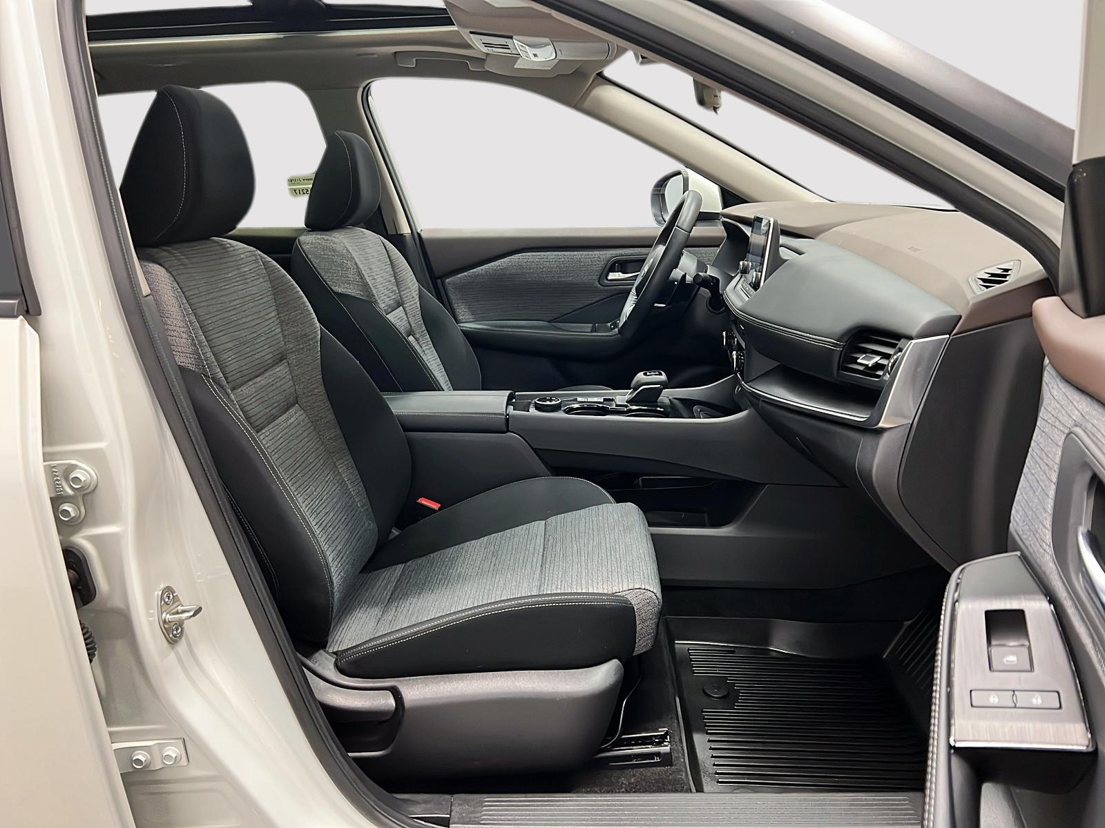 Nissan Rogue SV TOIT PANO 4RM 2023 — photo 8