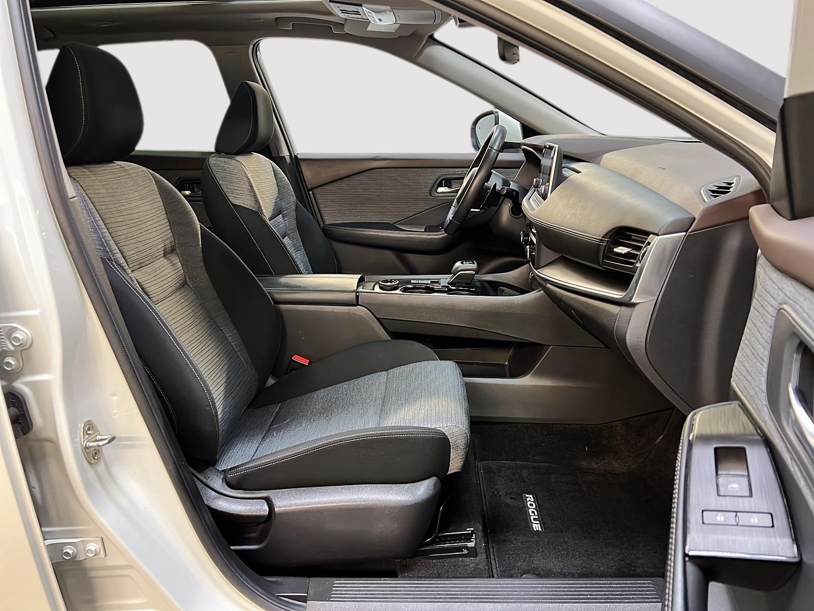 Nissan Rogue SV TOIT PANO 4RM 2023 — photo 8