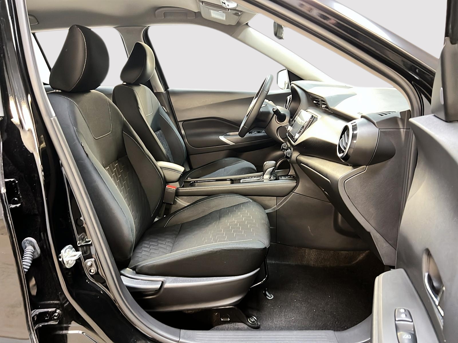 Nissan Kicks SV 2024 — photo 8