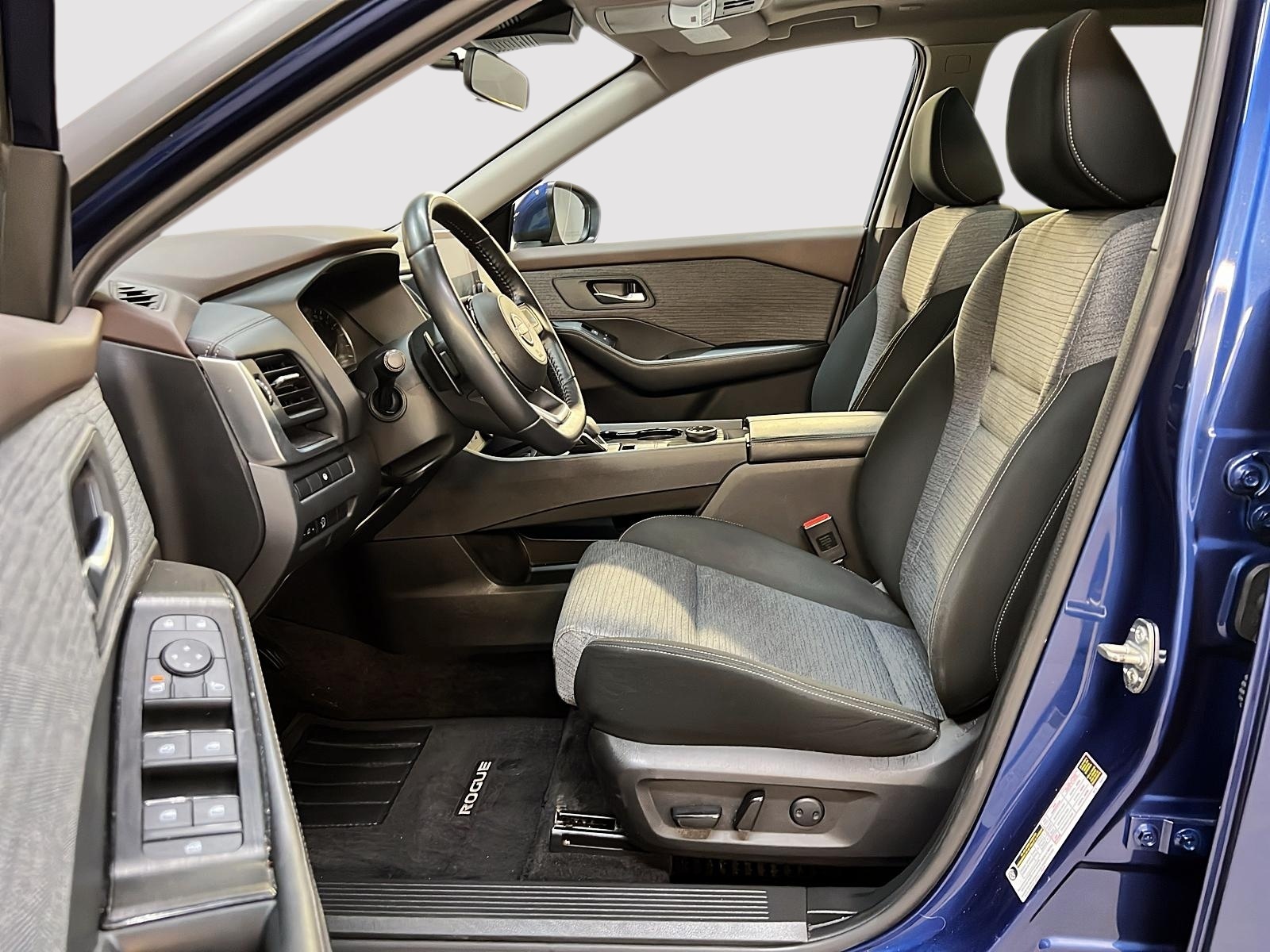 Nissan Rogue SV TOIT PANO 4RM 2023 — photo 7