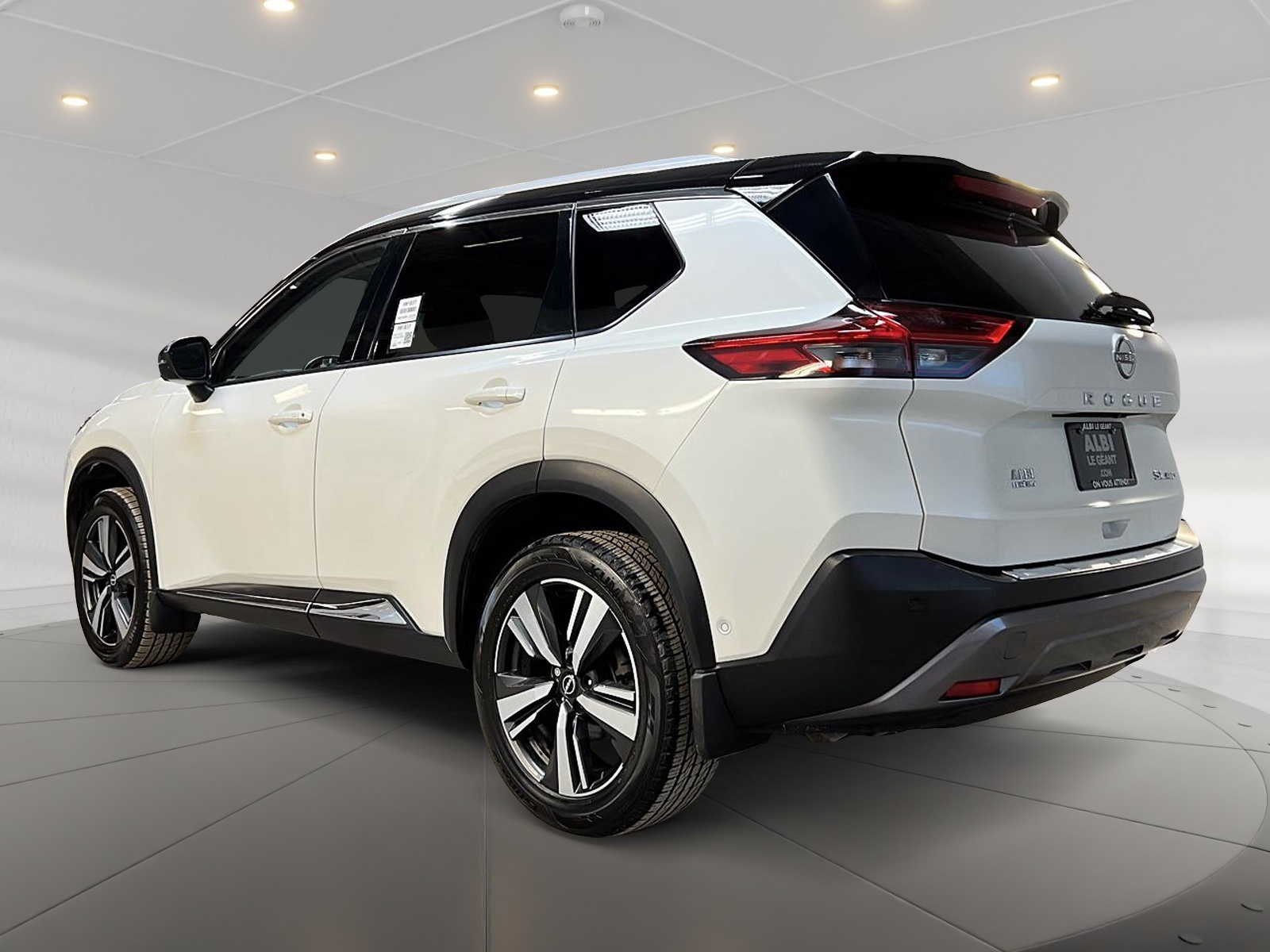 Nissan Rogue SL CUIR TOIT PANO NAV 4RM 2023 — photo 6