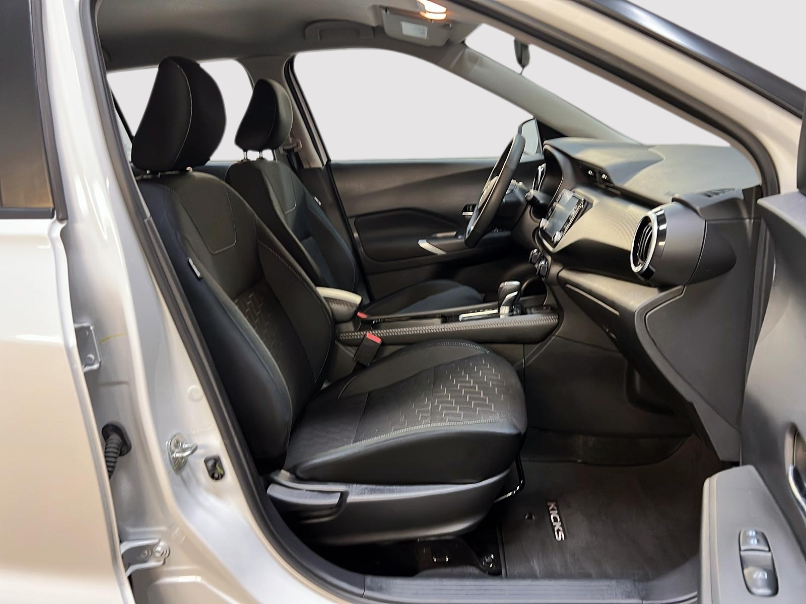 Nissan Kicks SV 2024 — photo 8