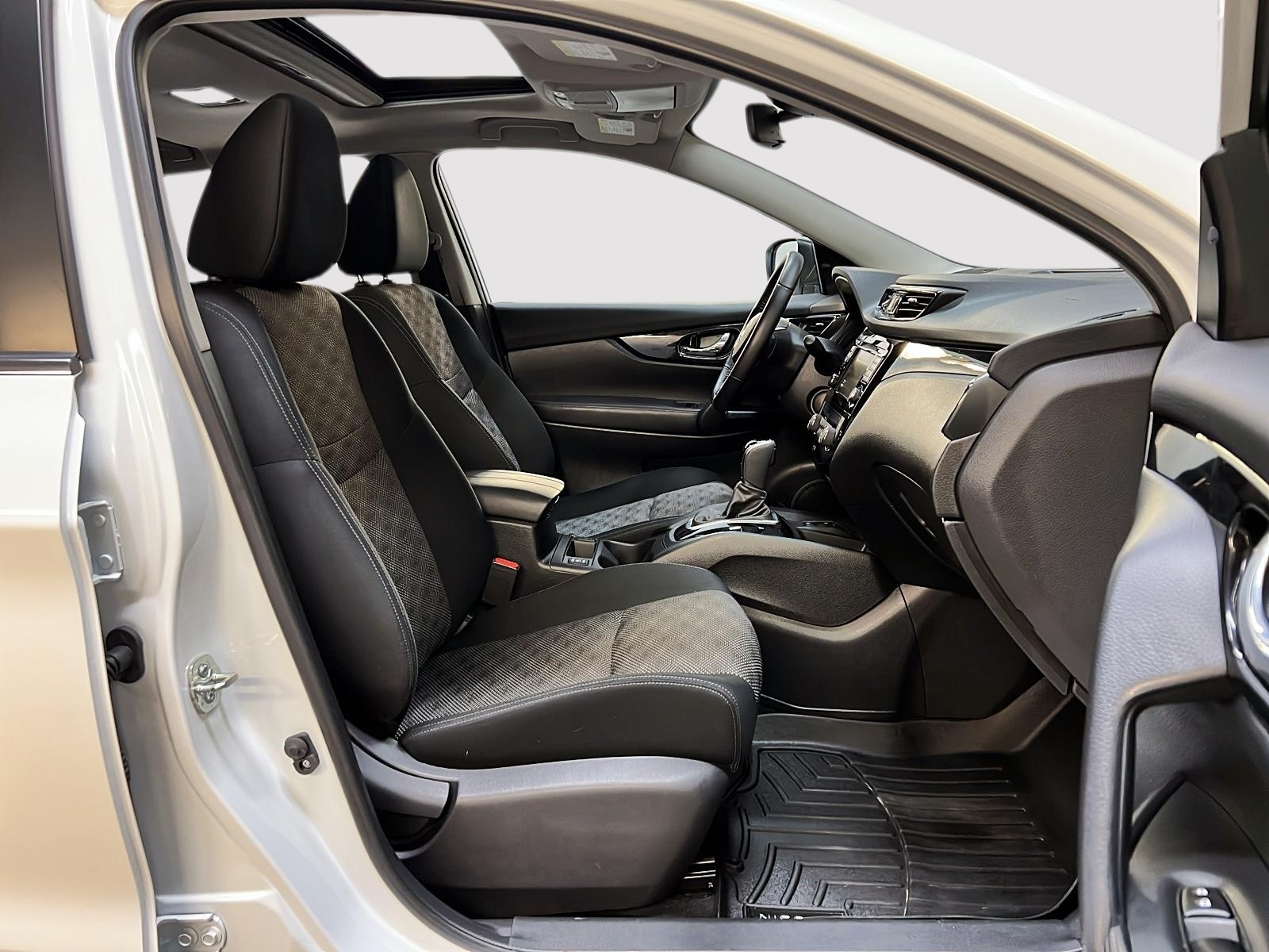 Nissan Qashqai SV TOIT 4RM 2023 — photo 8