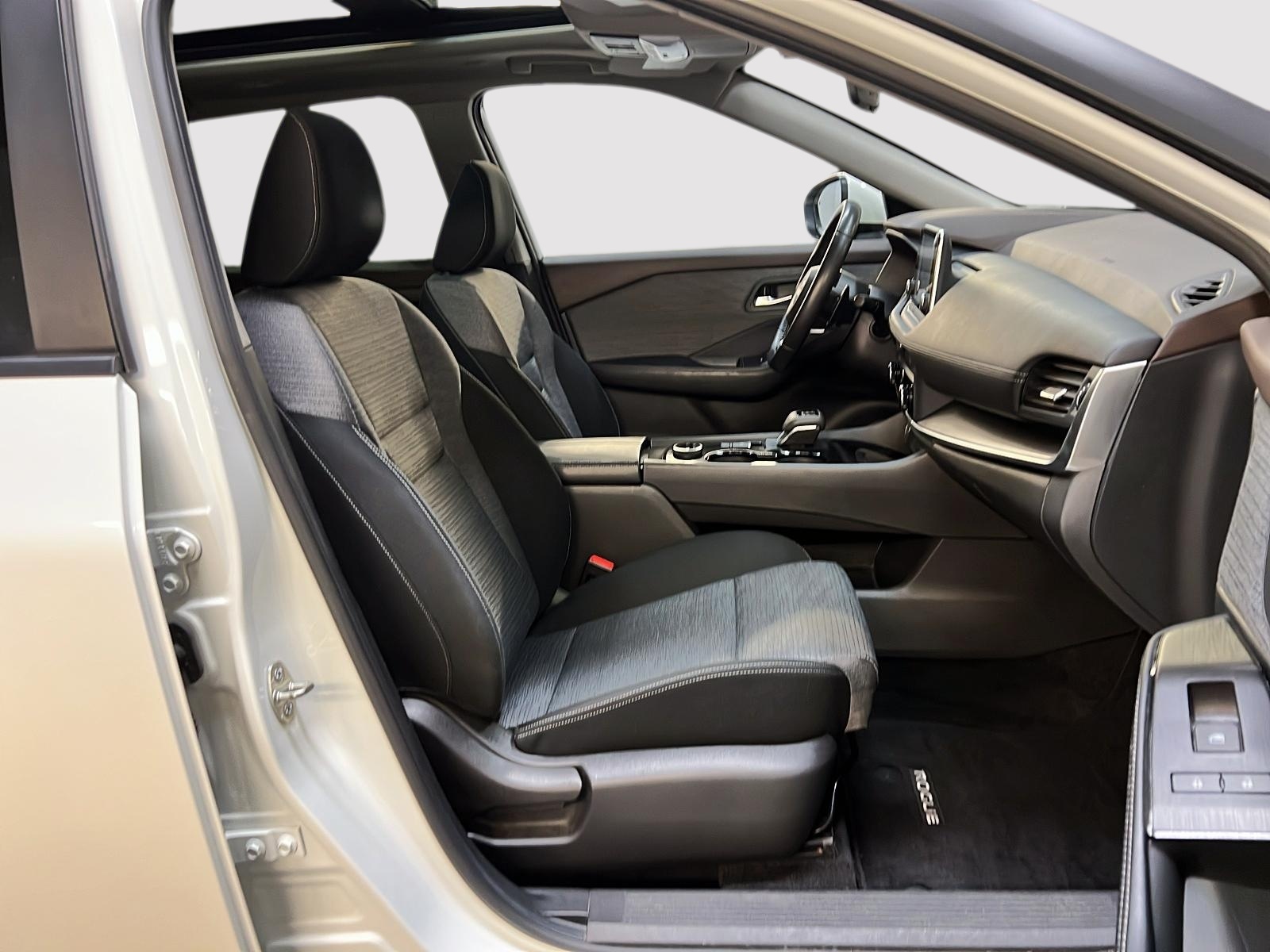 Nissan Rogue SV TOIT PANO 4RM 2023 — photo 8