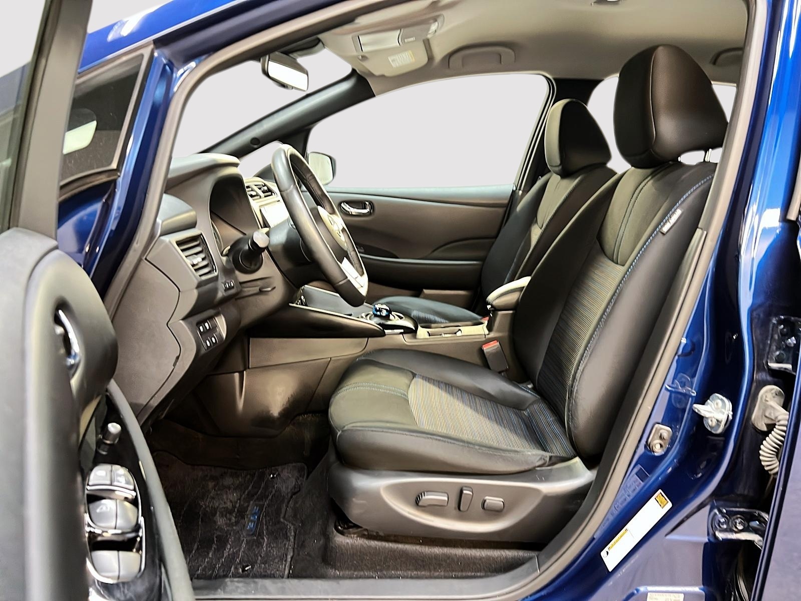 Nissan Leaf SV PLUS NAV 2023 — photo 7