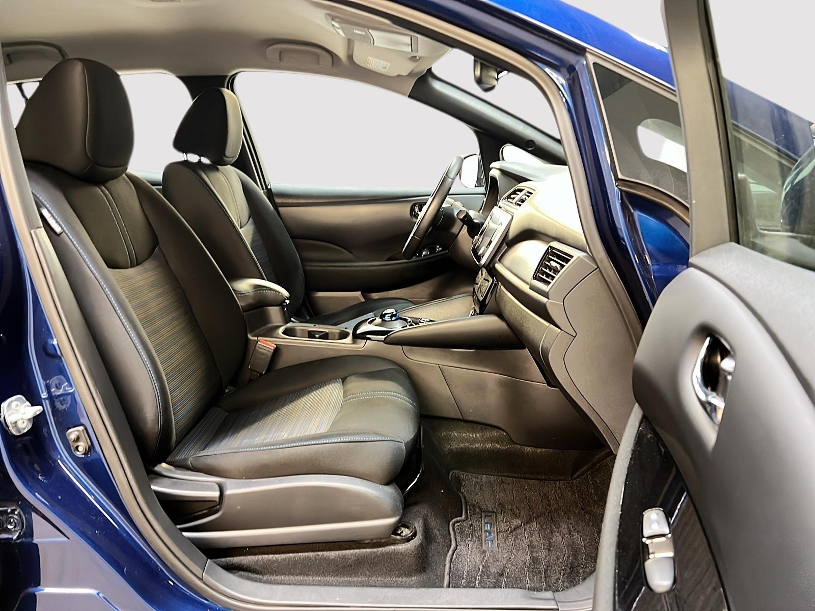 Nissan Leaf SV PLUS NAV 2023 — photo 8