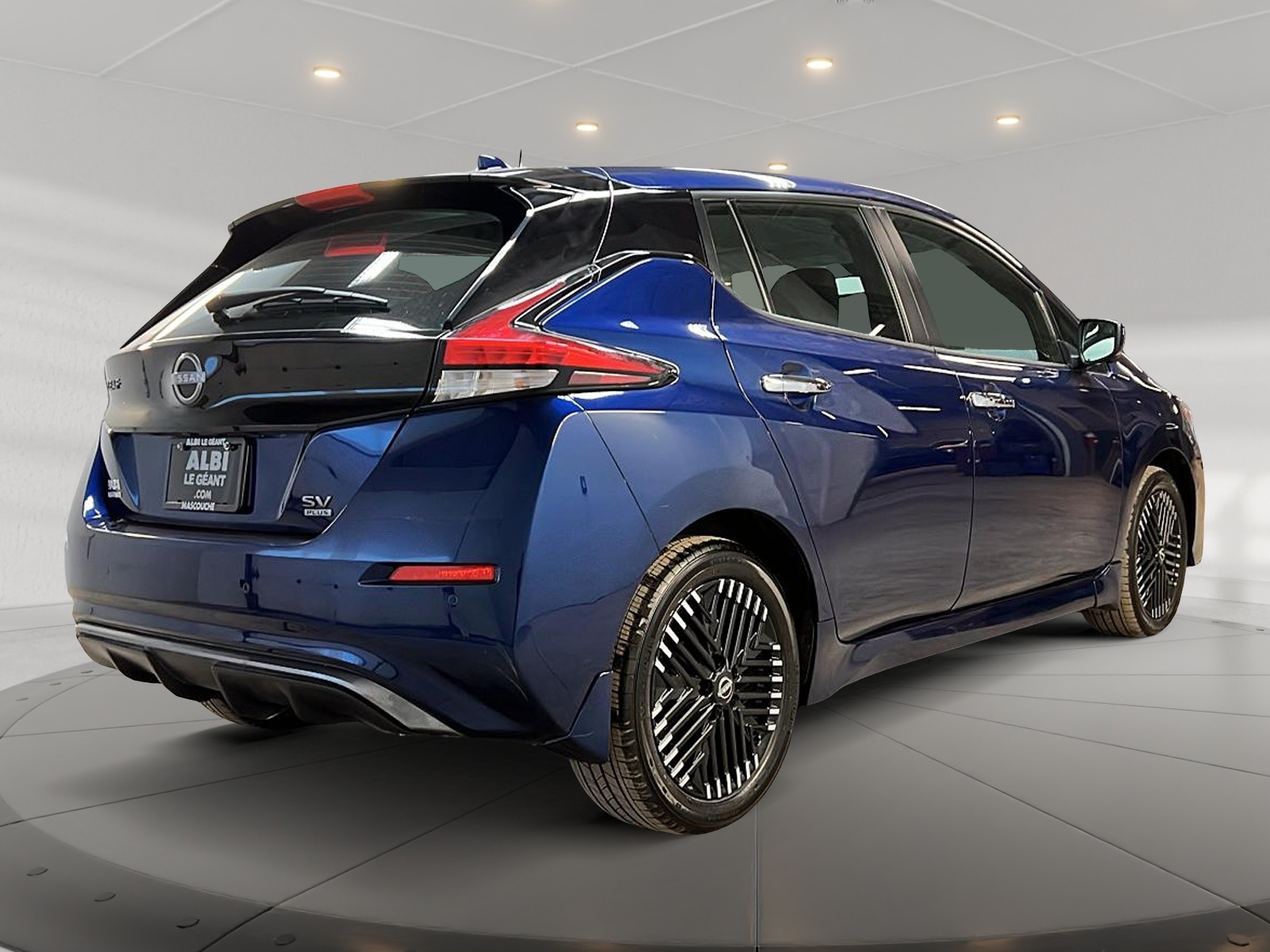 Nissan Leaf SV PLUS NAV 2023 — photo 4