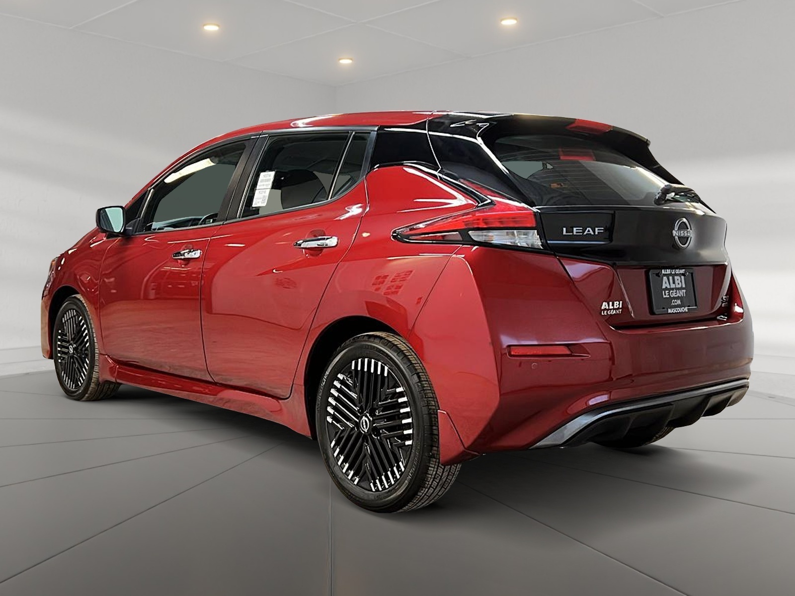 Nissan Leaf SV PLUS NAV 2023 — photo 6