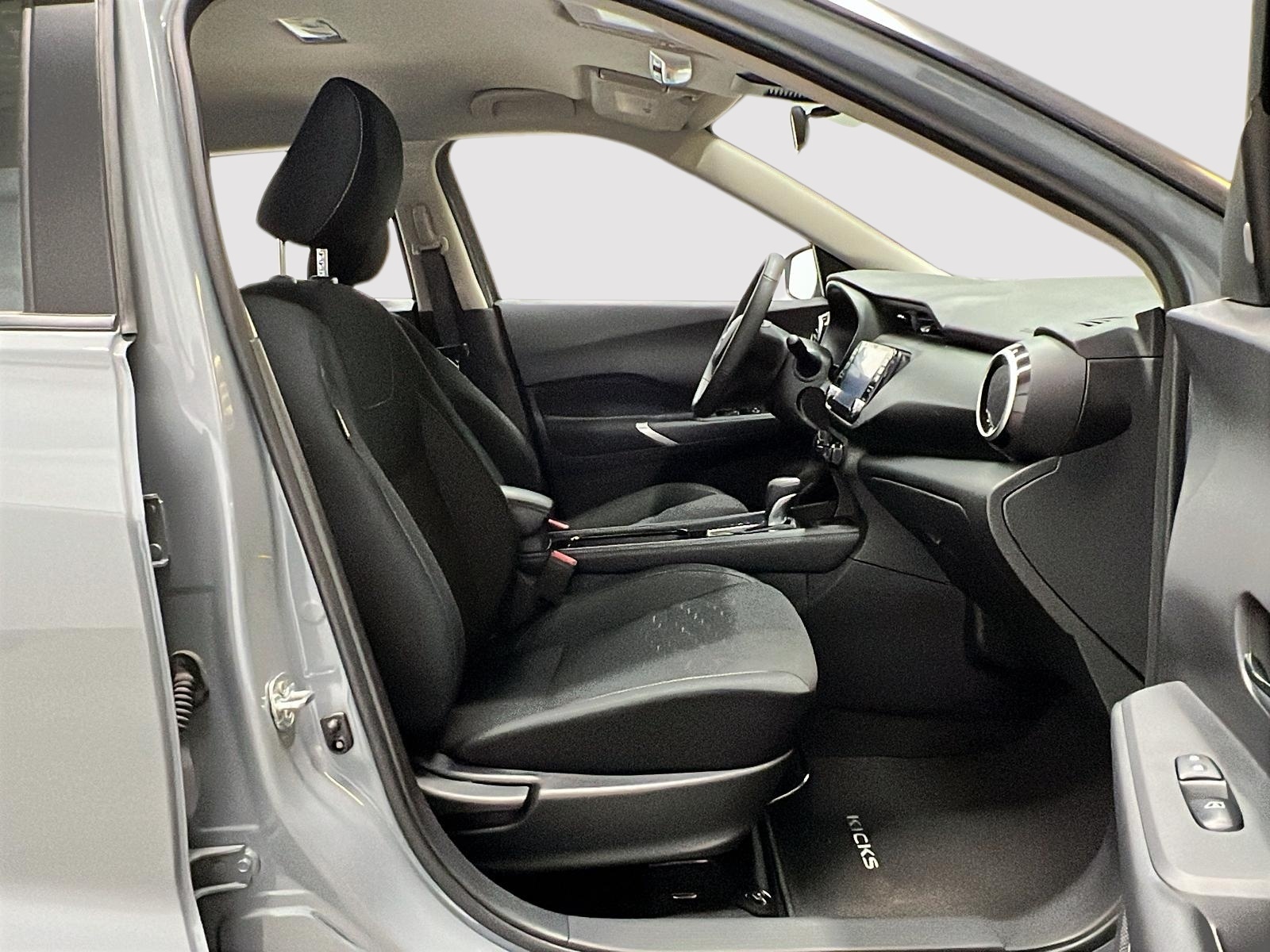 Nissan Kicks SV 2024 — photo 8