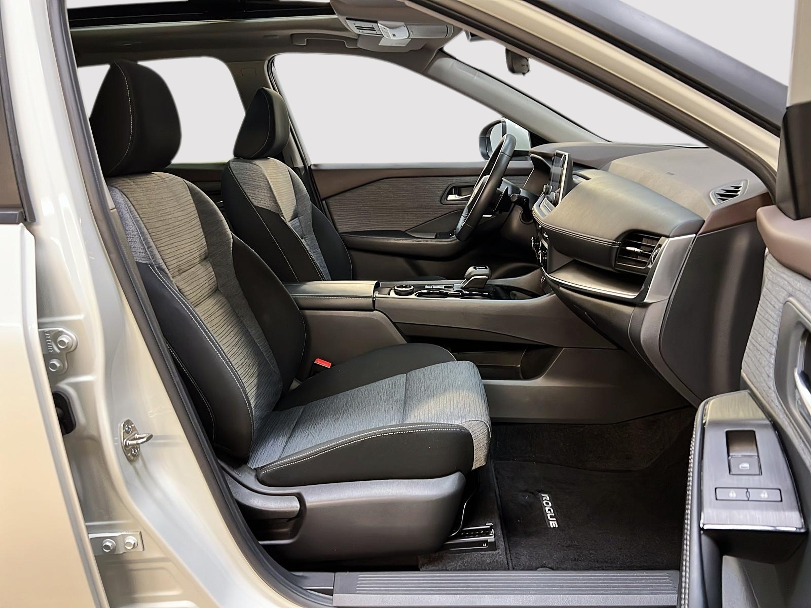 Nissan Rogue SV TOIT PANO 4RM 2023 — photo 8