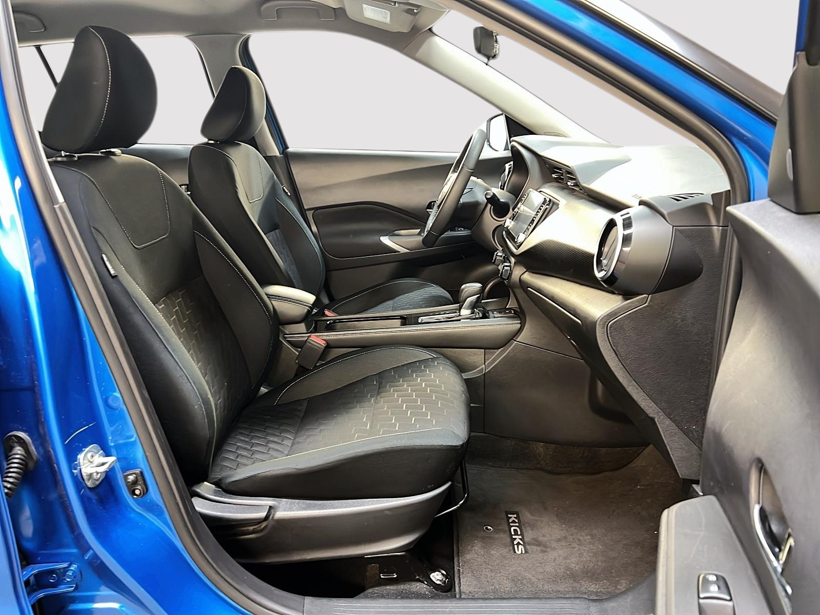 Nissan Kicks SV 2024 — photo 8