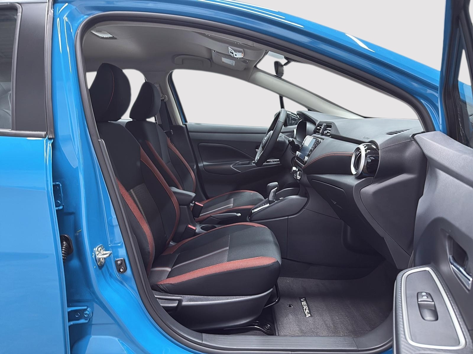 Nissan Versa SR 2025 — photo 8