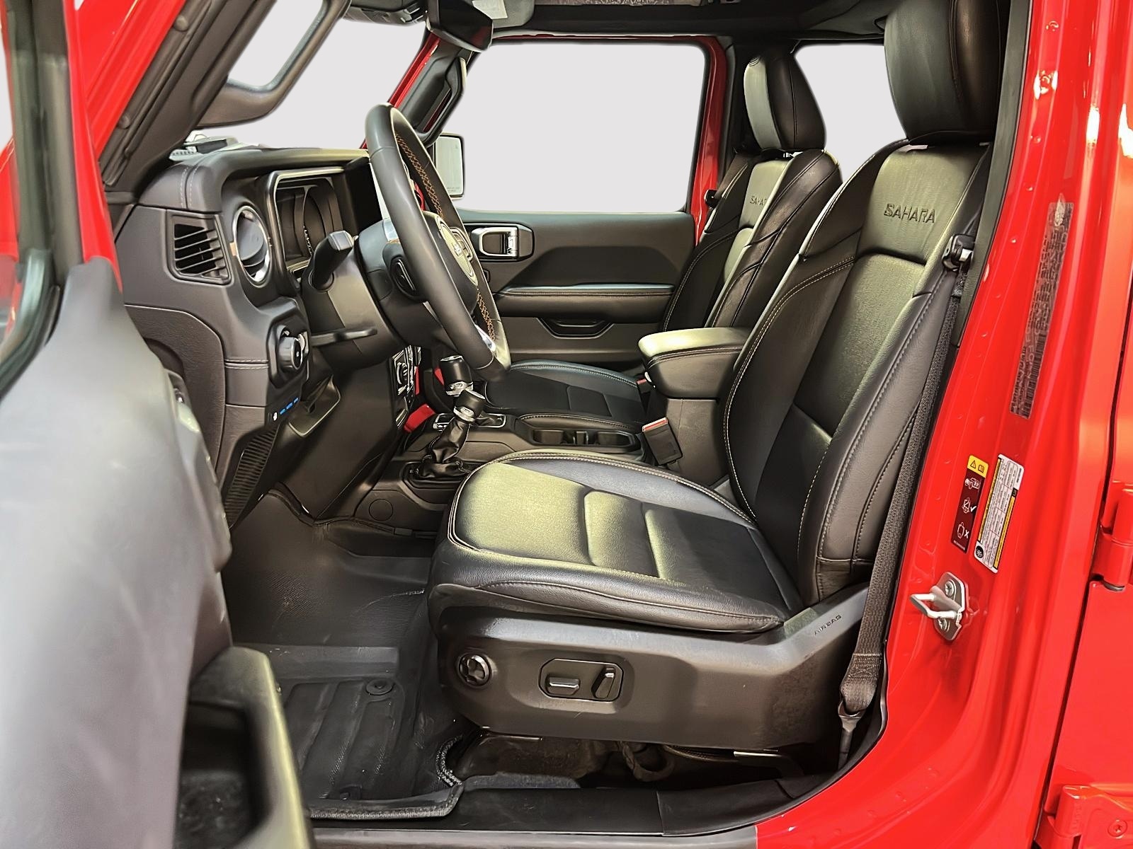 Jeep Wrangler UNLIMITED SAHARA 4XE CUIR NAV 2024 — photo 7