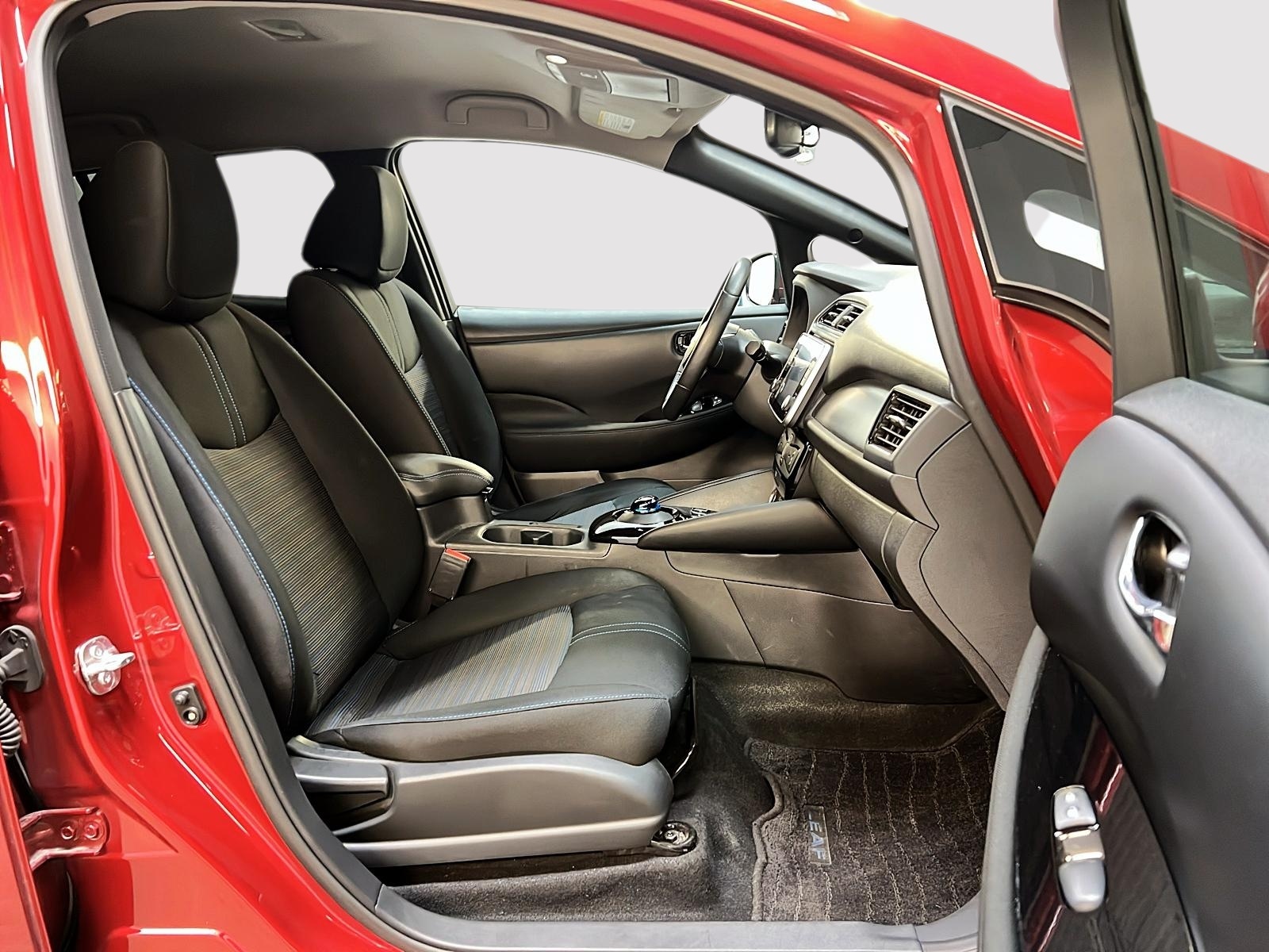 Nissan Leaf SV PLUS NAV 2024 — photo 8