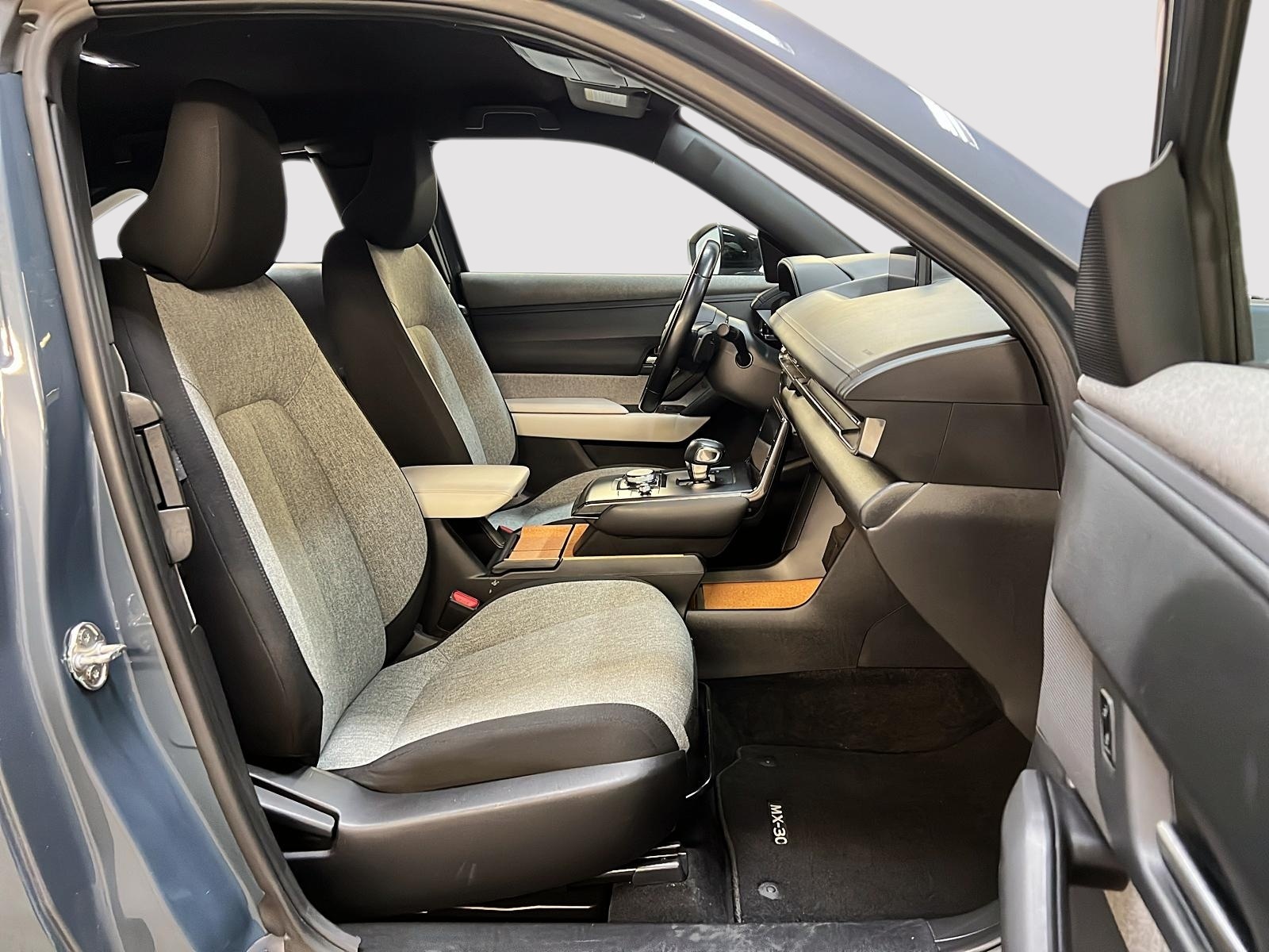 Mazda MX-30 GS NAV 2022 — photo 8