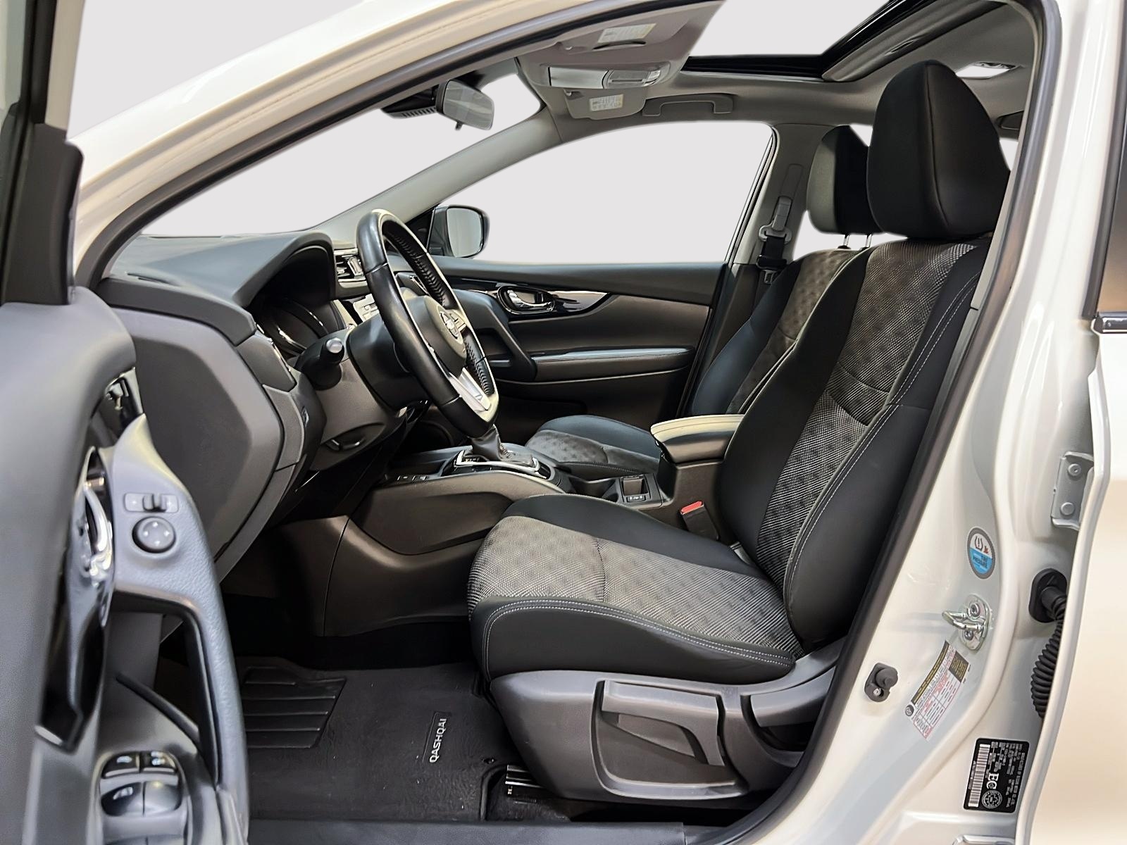 Nissan Qashqai SV TOIT 4RM 2023 — photo 7