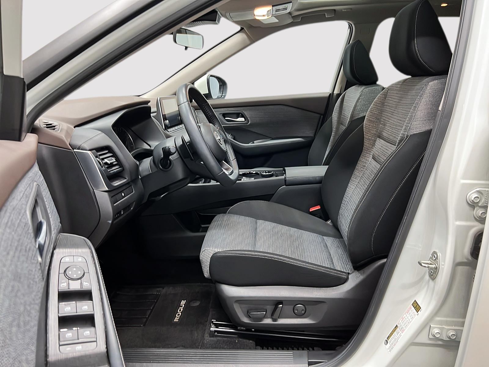 Nissan Rogue SV TOIT PANO 4RM 2023 — photo 8