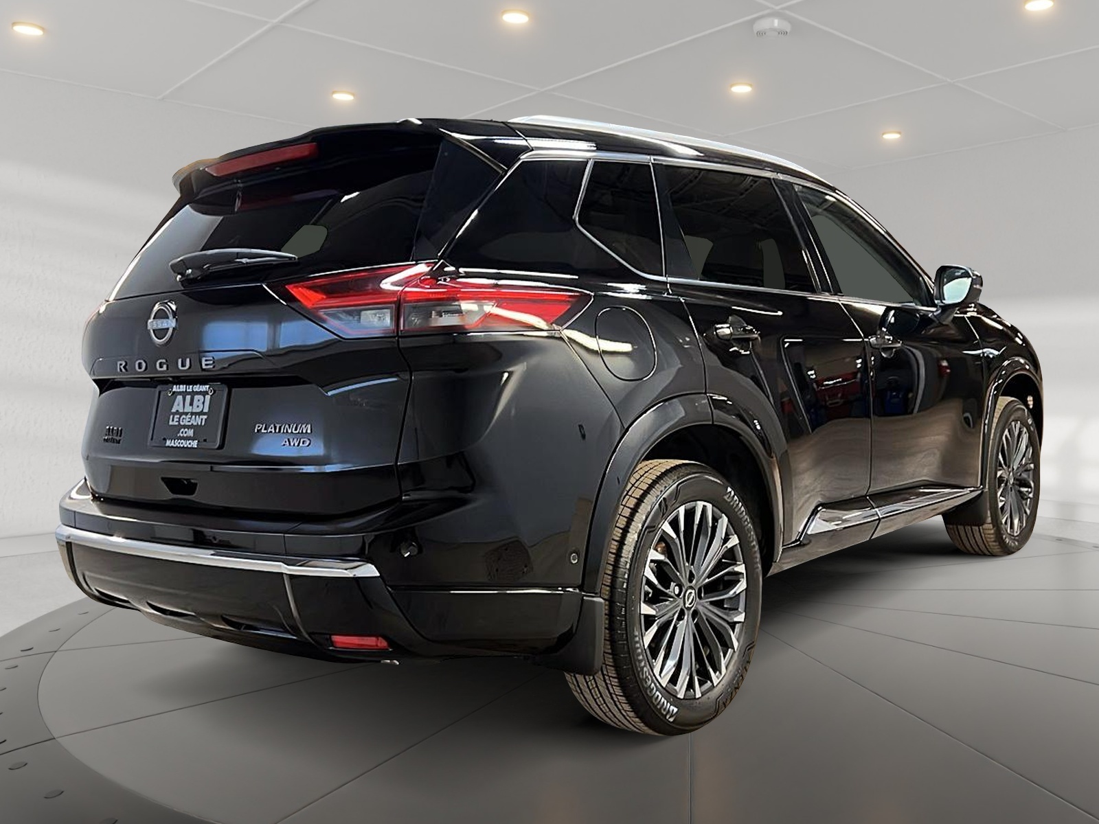 Nissan Rogue PLATINUM CUIR TOIT PANO NAV 4RM 2024 — photo 4