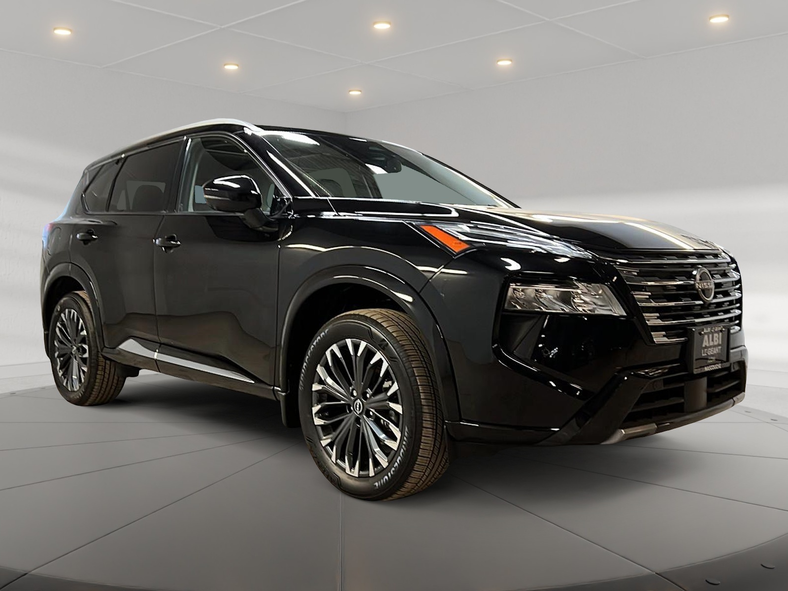 Nissan Rogue PLATINUM CUIR TOIT PANO NAV 4RM 2024 — photo 3