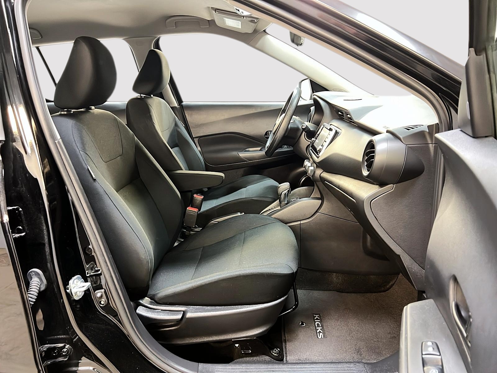 Nissan Kicks S 2024 — photo 8