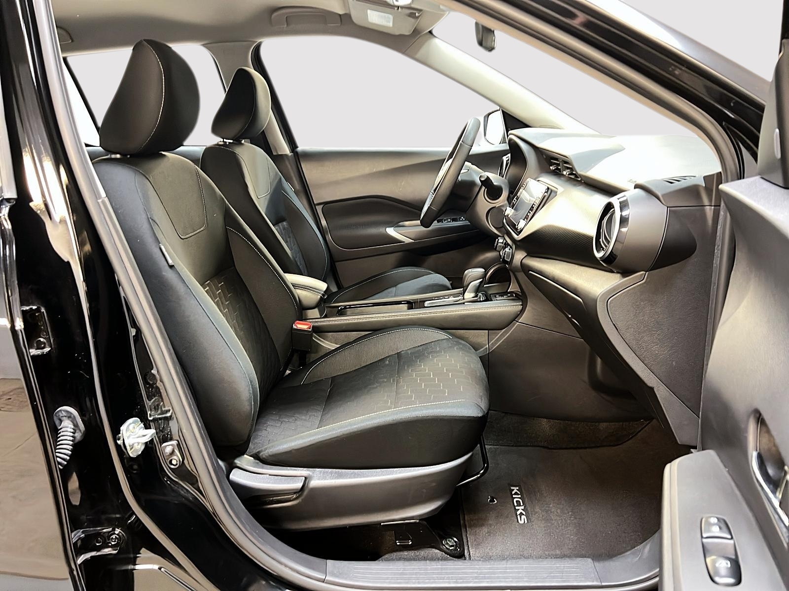 Nissan Kicks SV 2024 — photo 8