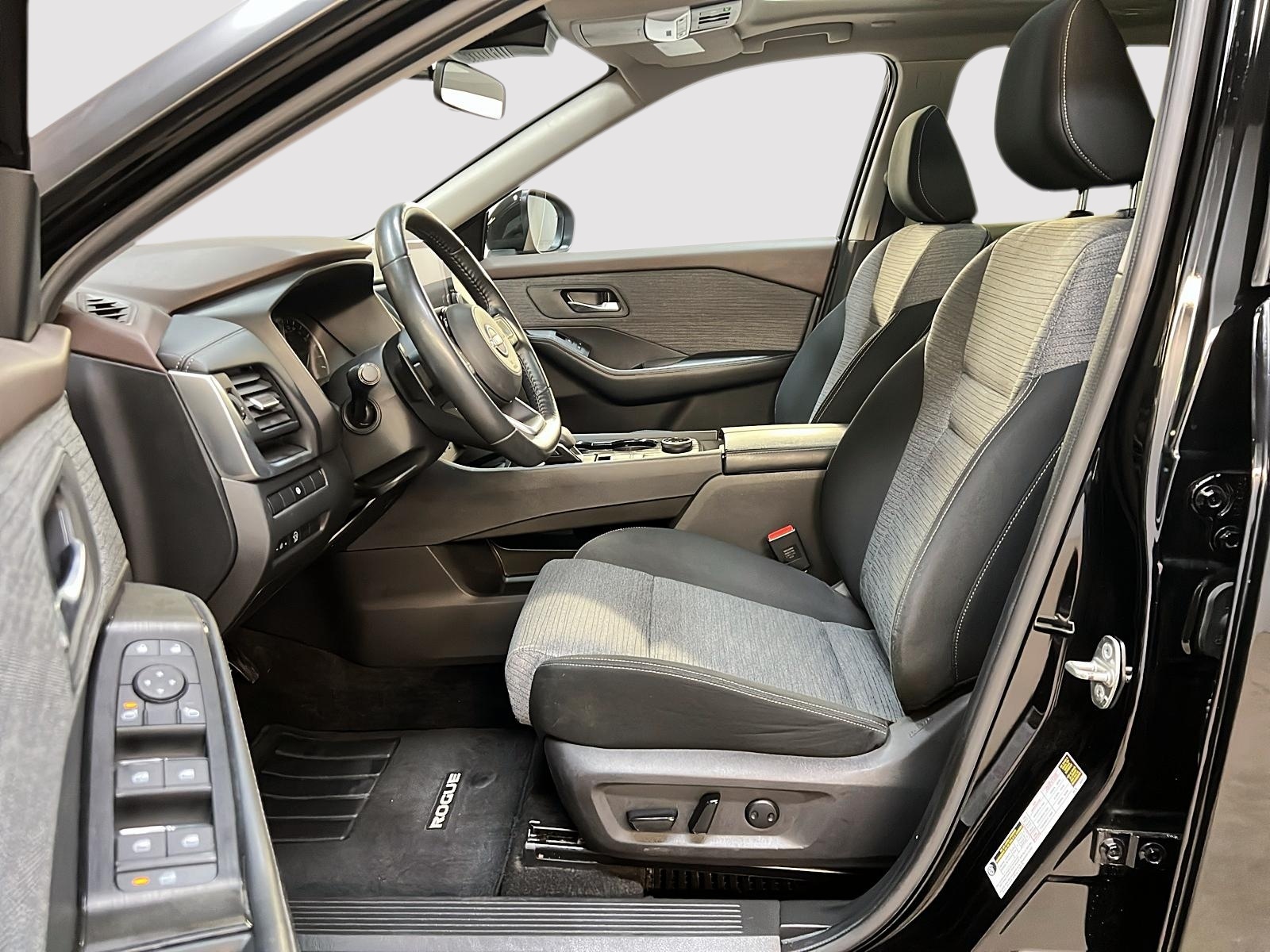 Nissan Rogue SV TOIT PANO 4RM 2023 — photo 7