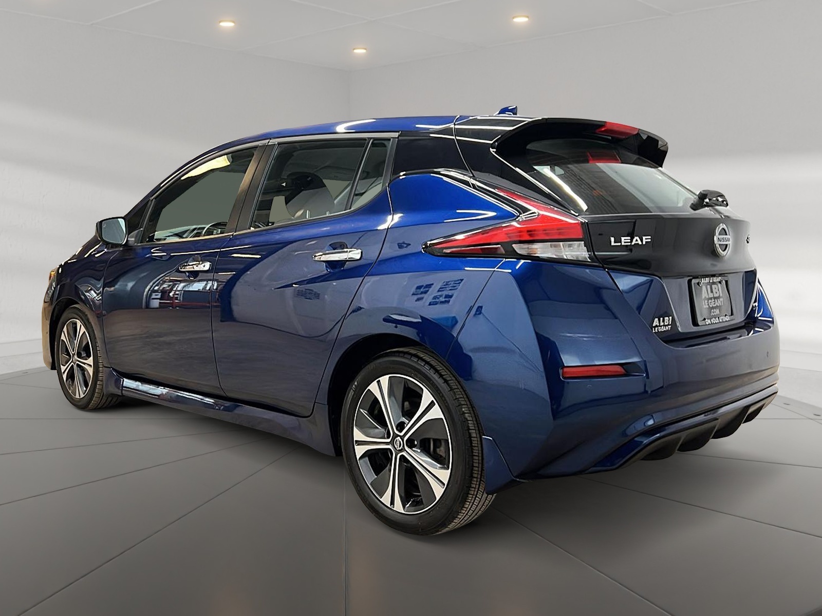Nissan Leaf SV 2022 — photo 6