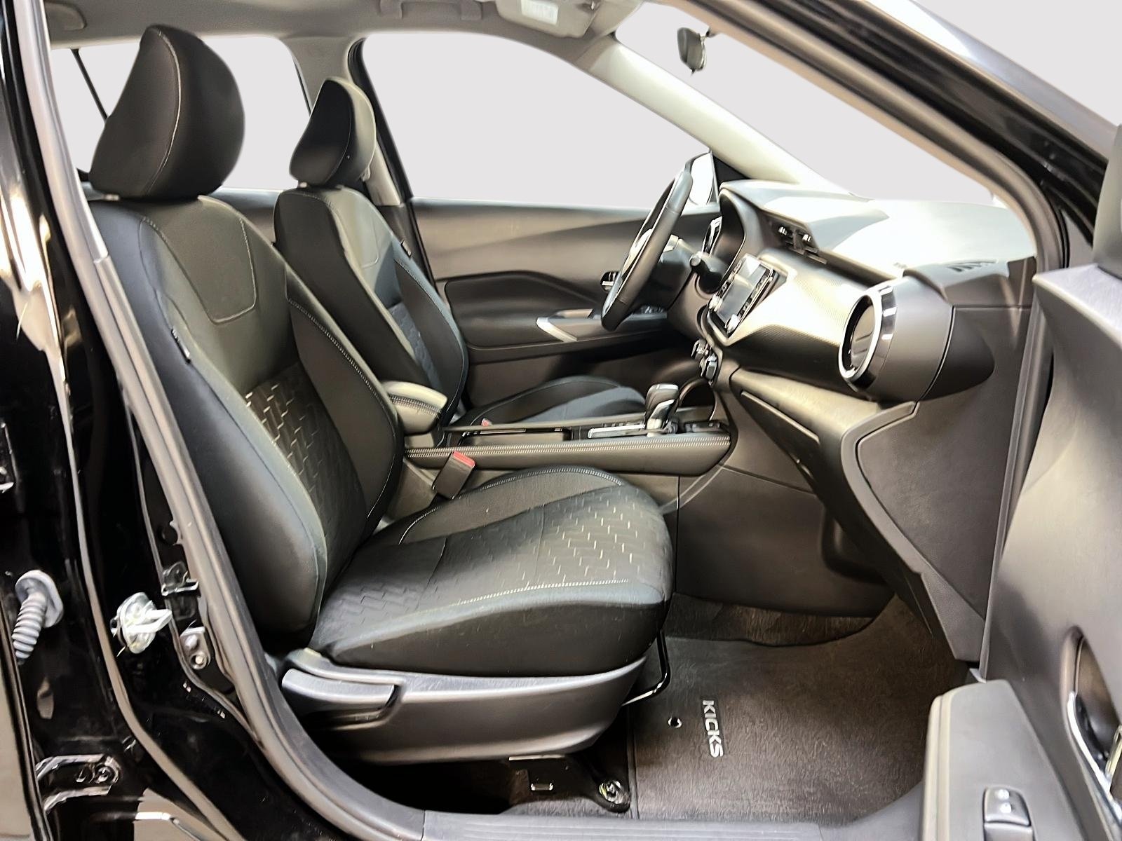 Nissan Kicks SV 2024 — photo 8