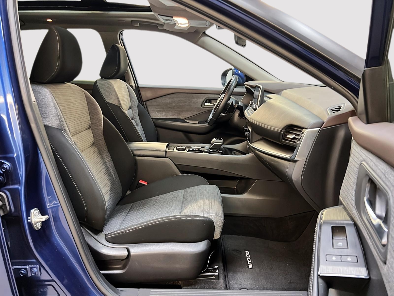 Nissan Rogue SV TOIT PANO 4RM 2023 — photo 8