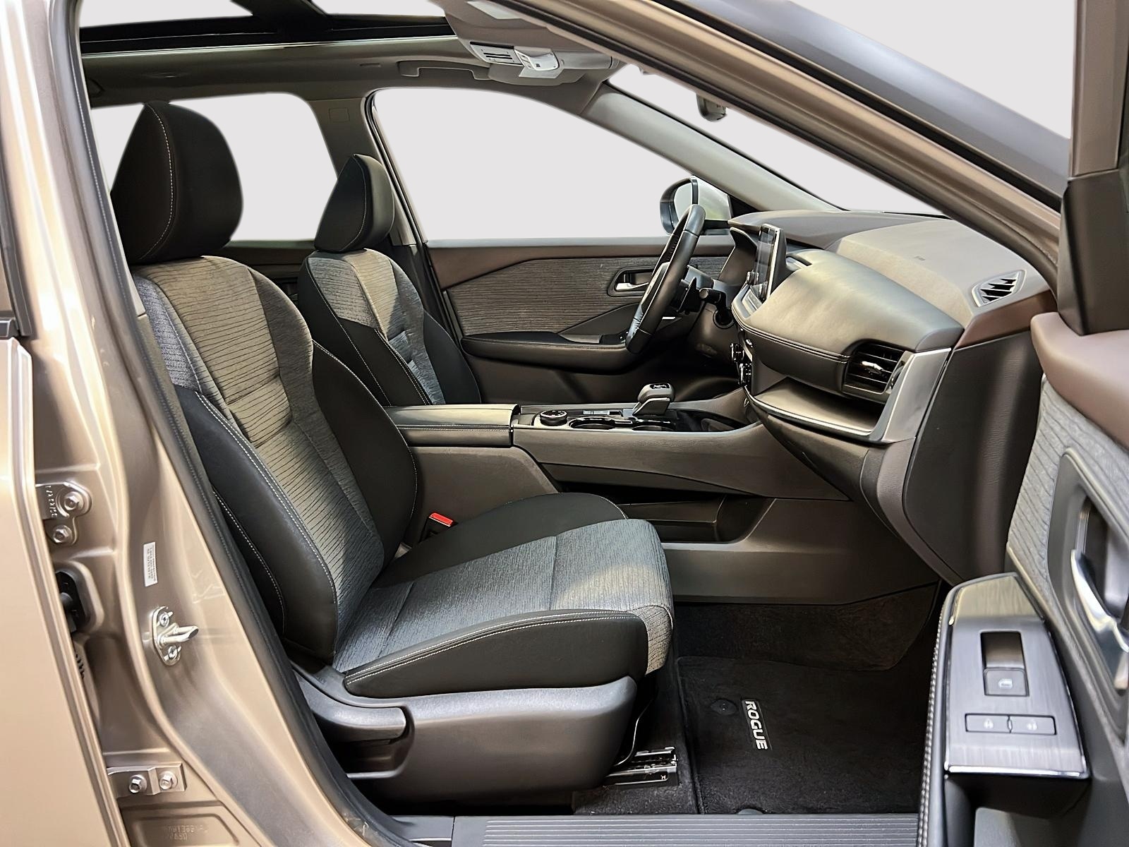 Nissan Rogue SV TOIT PANO 4RM 2023 — photo 8