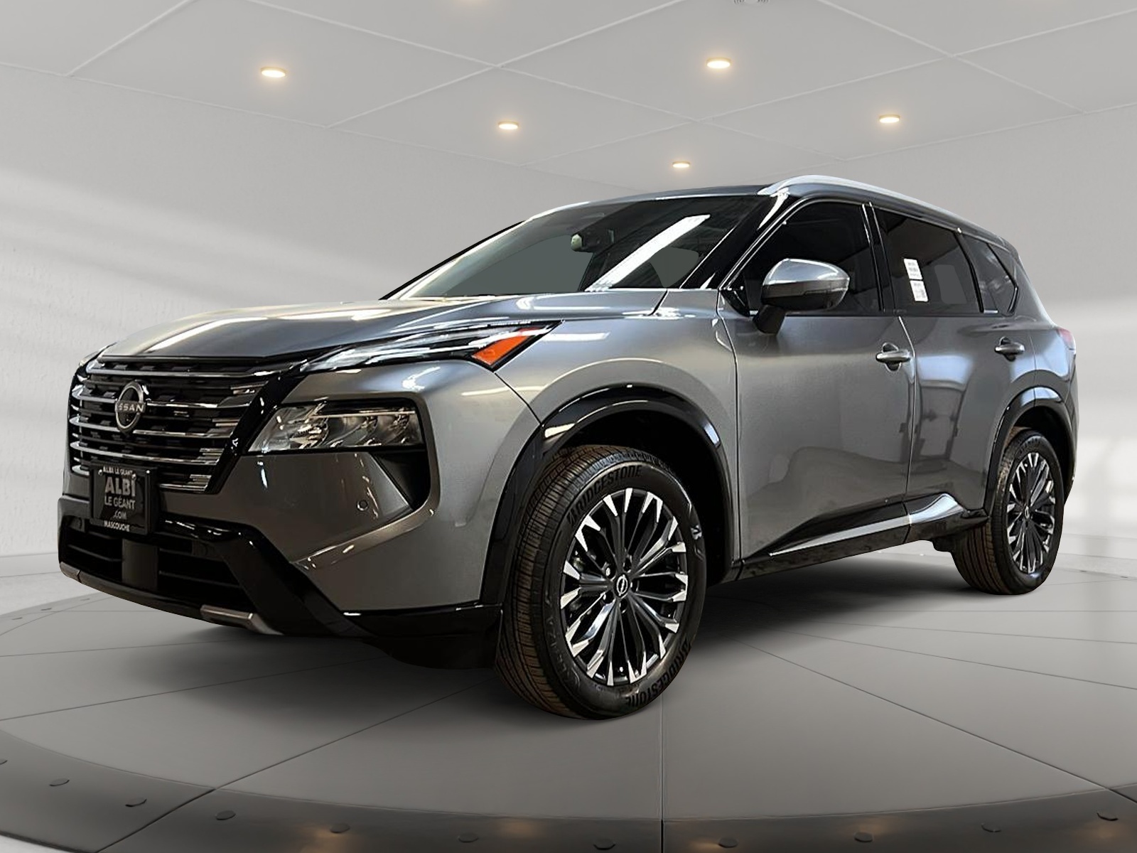 Nissan Rogue PLATINUM CUIR TOIT PANO NAV 4RM 2024
