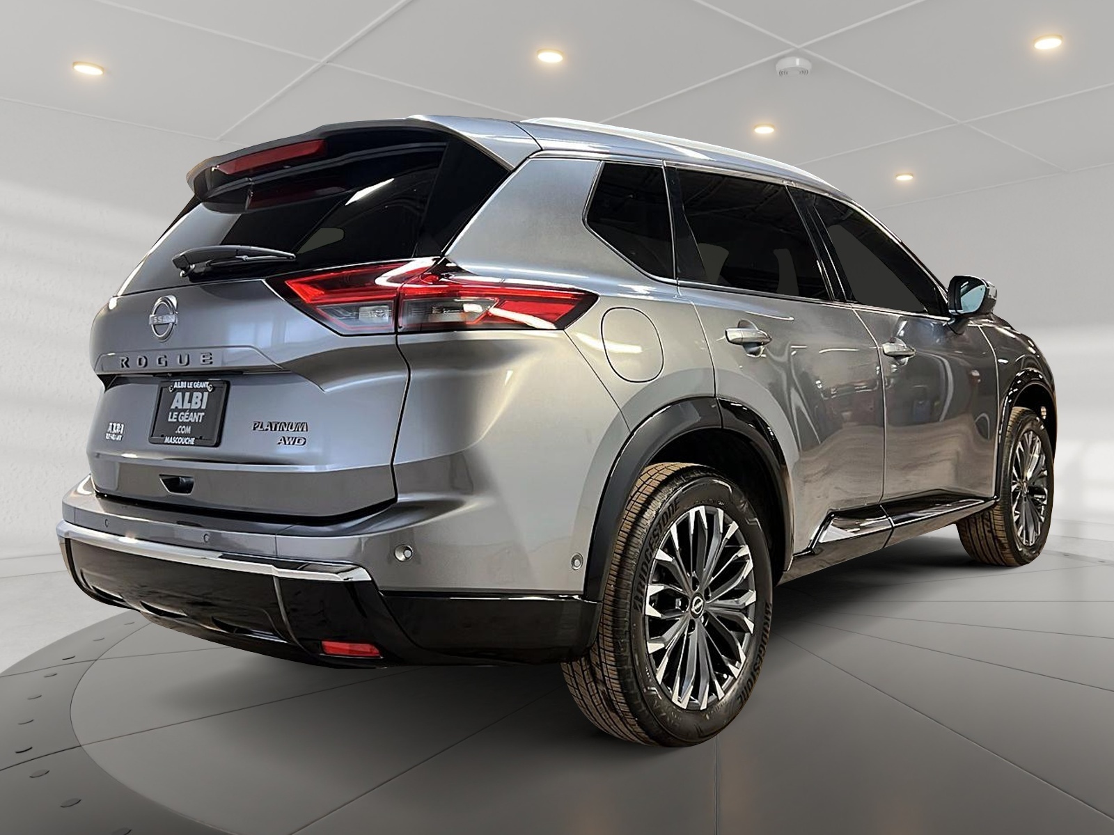 Nissan Rogue PLATINUM CUIR TOIT PANO NAV 4RM 2024 — photo 4
