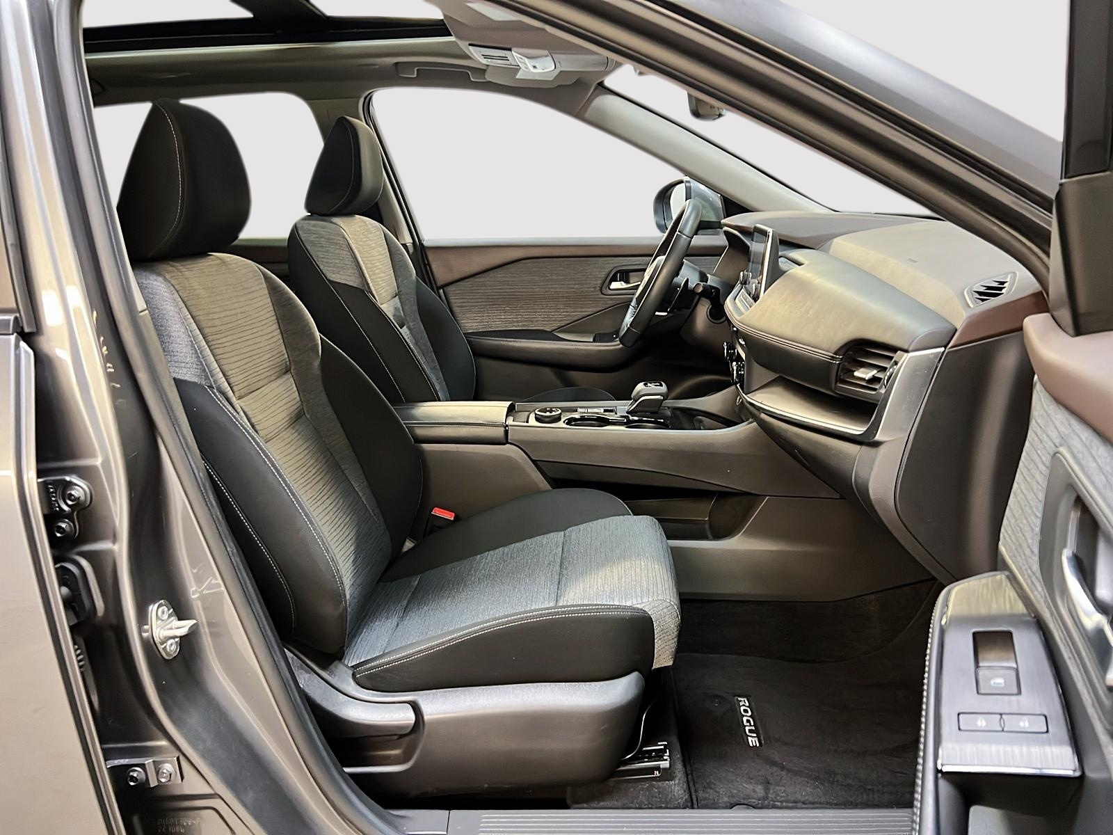Nissan Rogue SV TOIT PANO 4RM 2023 — photo 8
