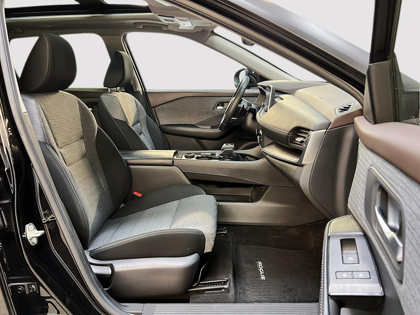 Nissan Rogue SV TOIT PANO 4RM 2023 — photo 8