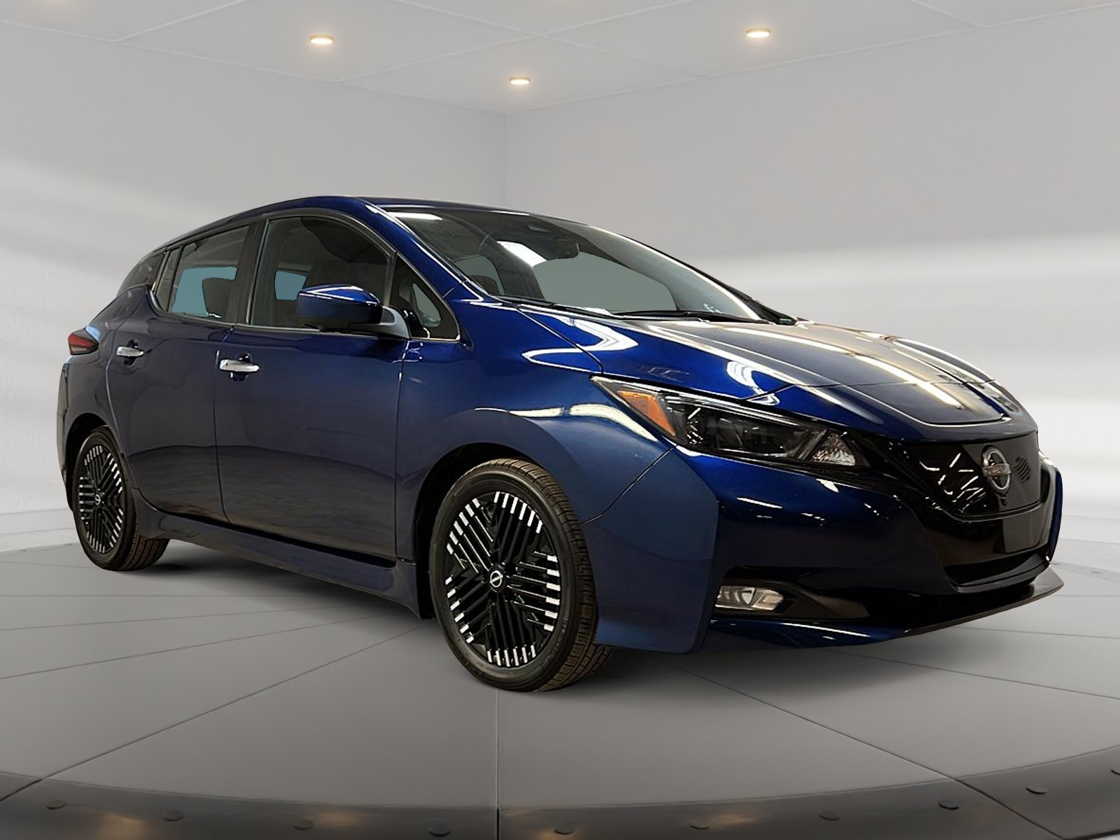 Nissan Leaf SV NAV 2023 — photo 3