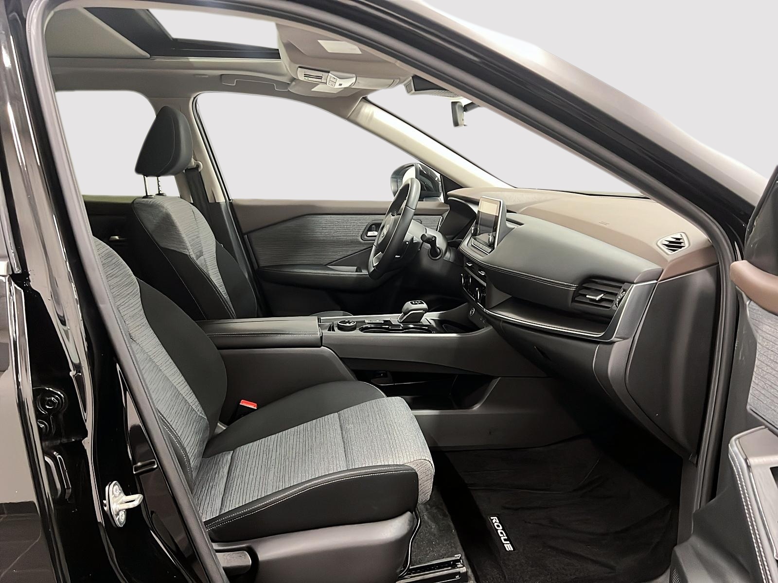 Nissan Rogue SV TOIT PANO 4RM 2023 — photo 7
