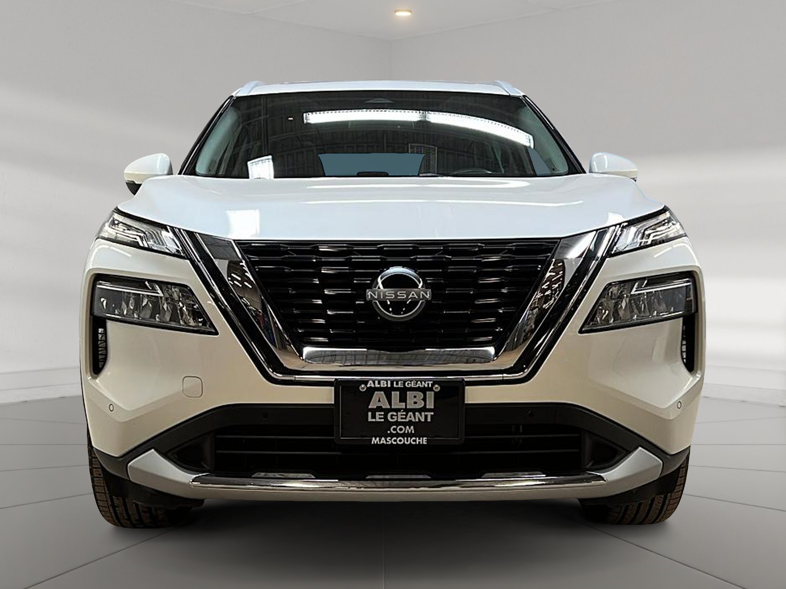 Nissan Rogue PLATINUM CUIR TOIT PANO NAV 4RM 2023 — photo 2