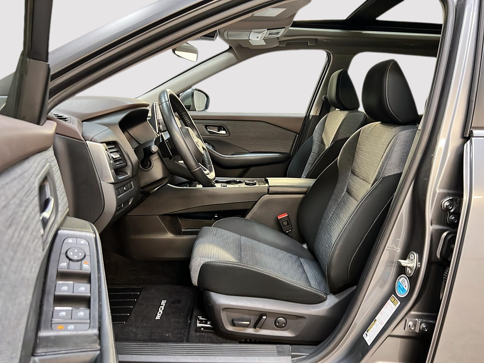 Nissan Rogue SV TOIT PANO 4RM 2023 — photo 7