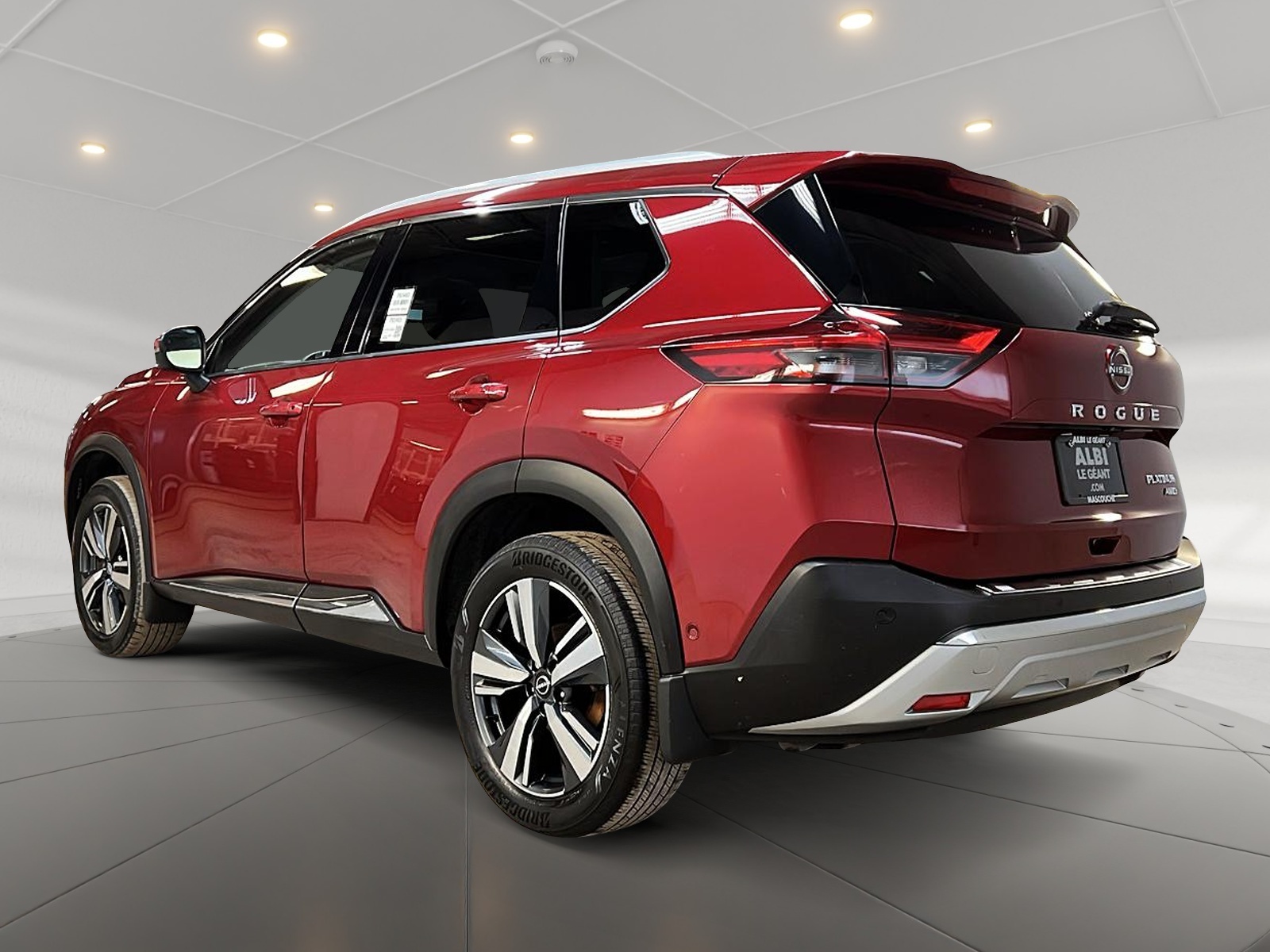 Nissan Rogue PLATINUM CUIR TOIT PANO NAV 4RM 2023 — photo 6