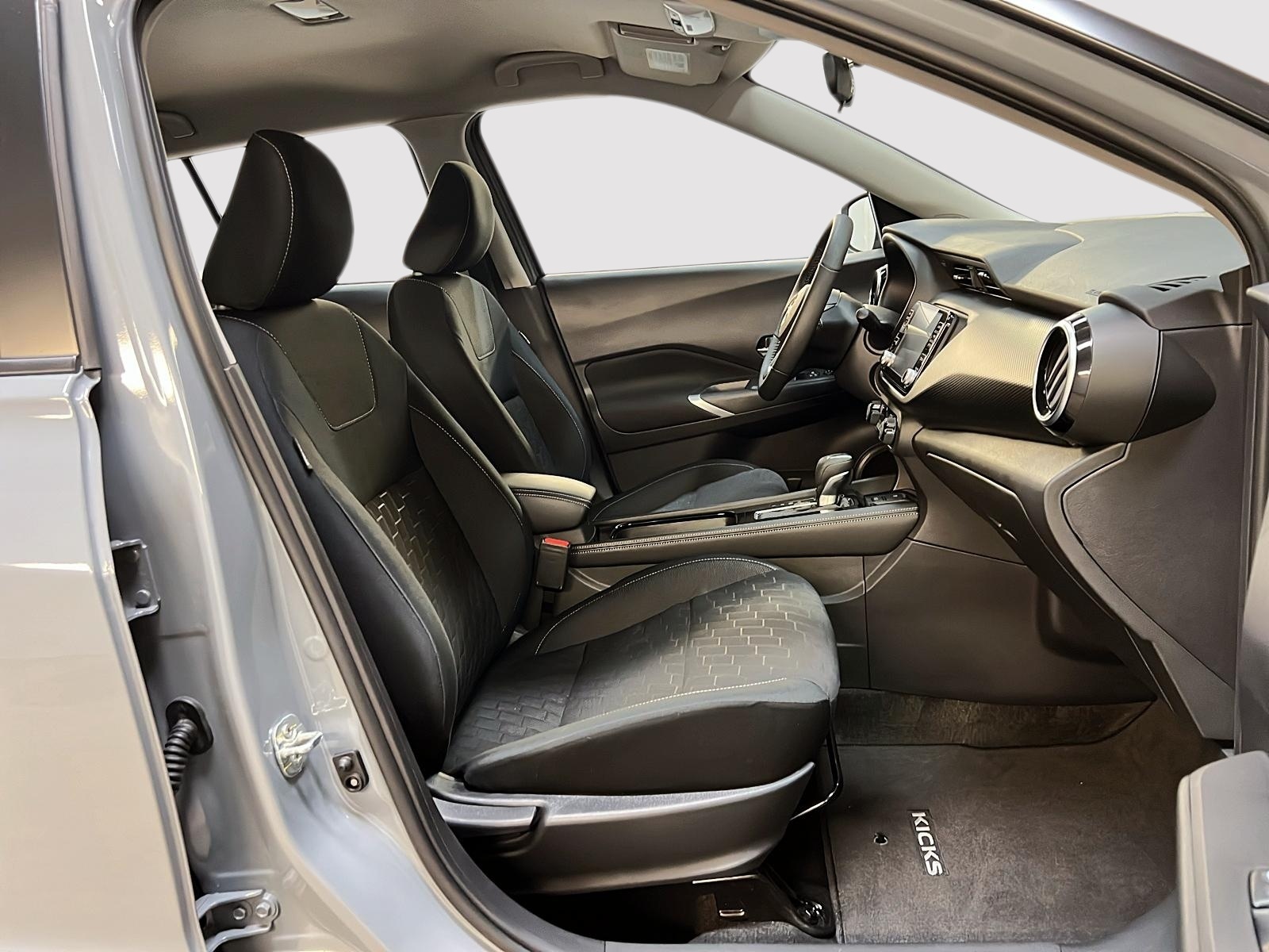 Nissan Kicks SV 2024 — photo 8