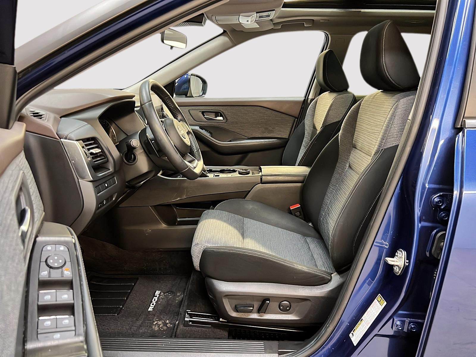 Nissan Rogue SV TOIT PANO 4RM 2023 — photo 7