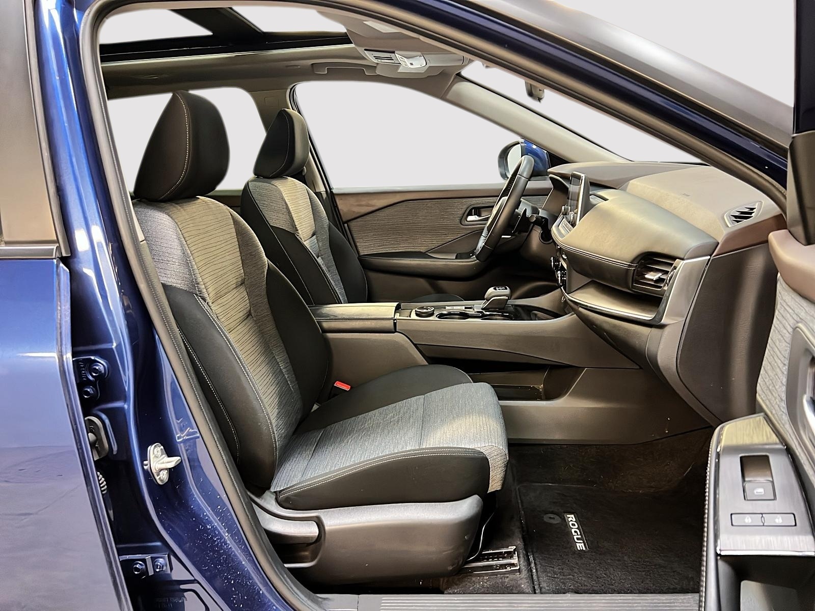 Nissan Rogue SV TOIT PANO 4RM 2023 — photo 8