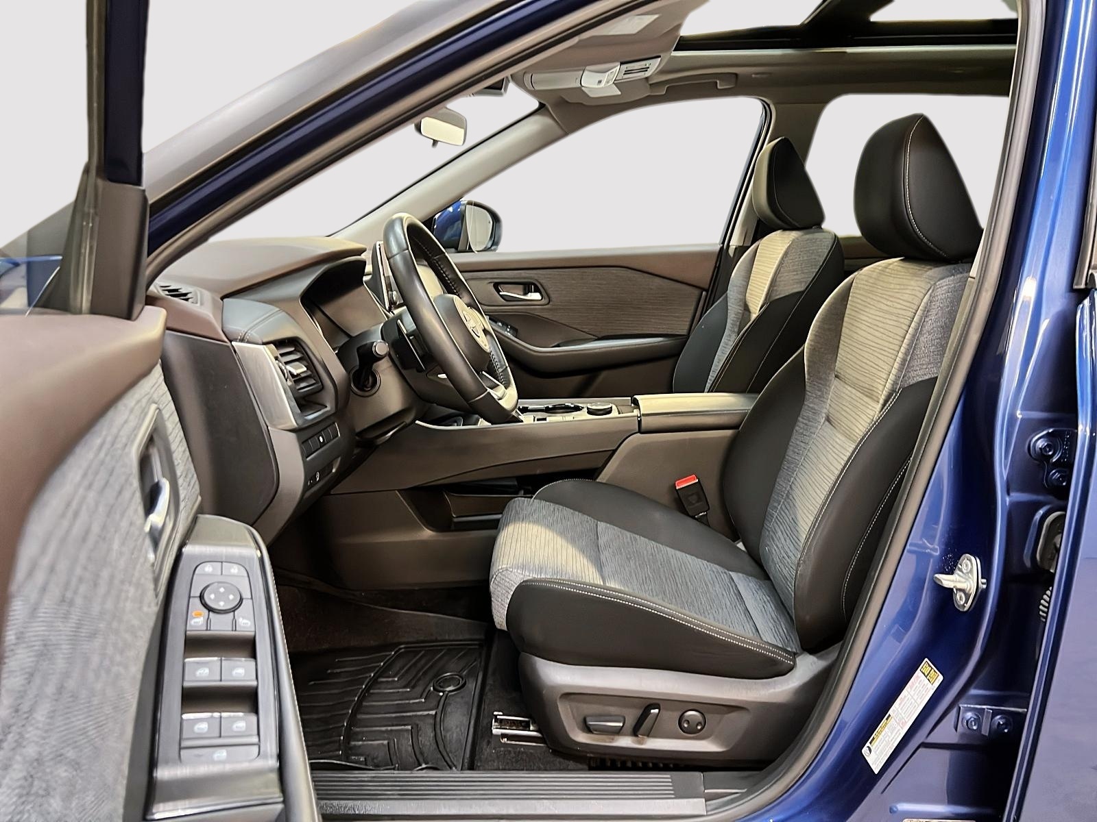 Nissan Rogue SV TOIT PANO 4RM 2023 — photo 7