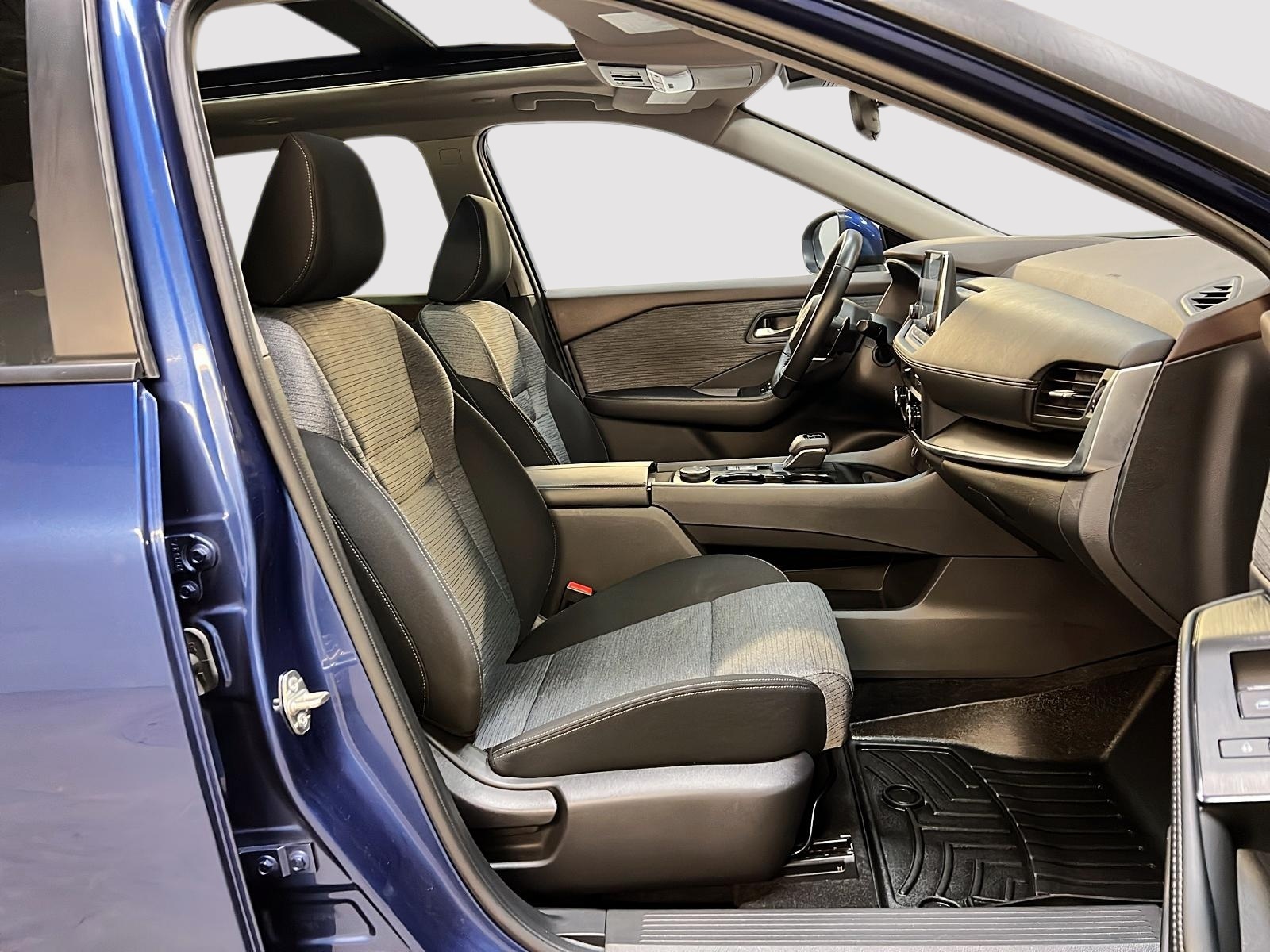 Nissan Rogue SV TOIT PANO 4RM 2023 — photo 8