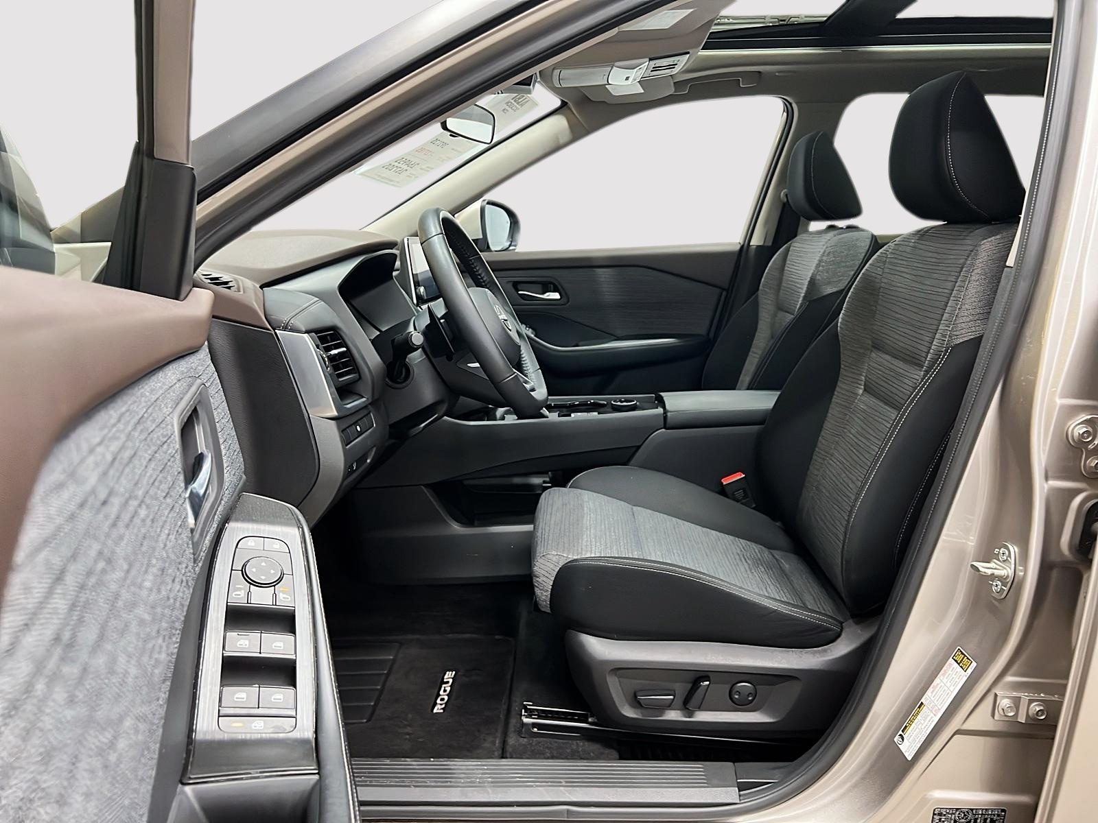 Nissan Rogue SV TOIT PANO 4RM 2023 — photo 7