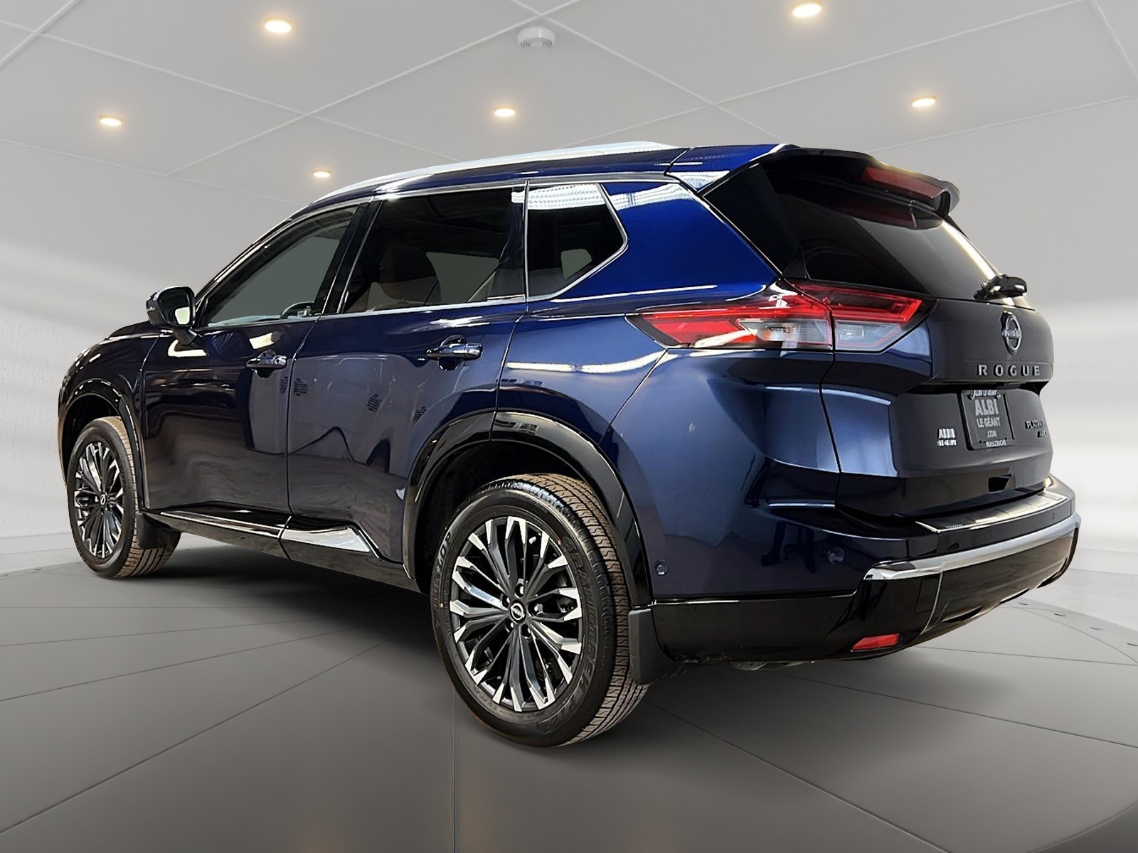 Nissan Rogue PLATINUM CUIR TOIT PANO NAV 4RM 2025 — photo 6